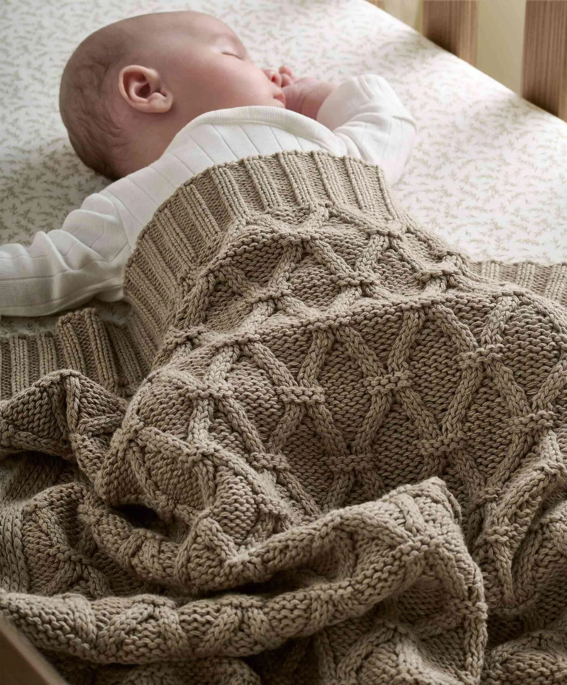 Welcome to the World Seedling Knitted Blanket - Diamond