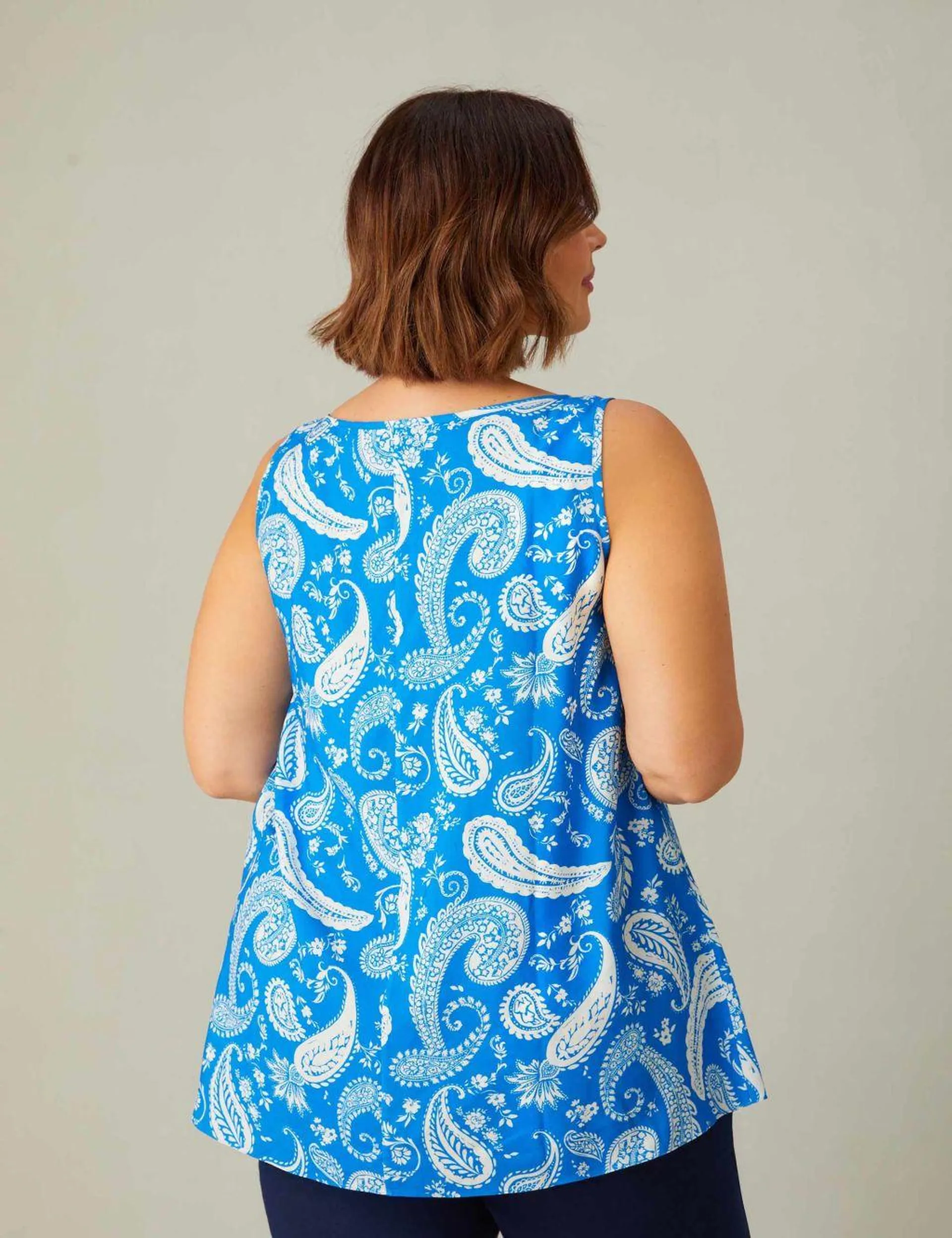 Paisley Print Round Neck Vest