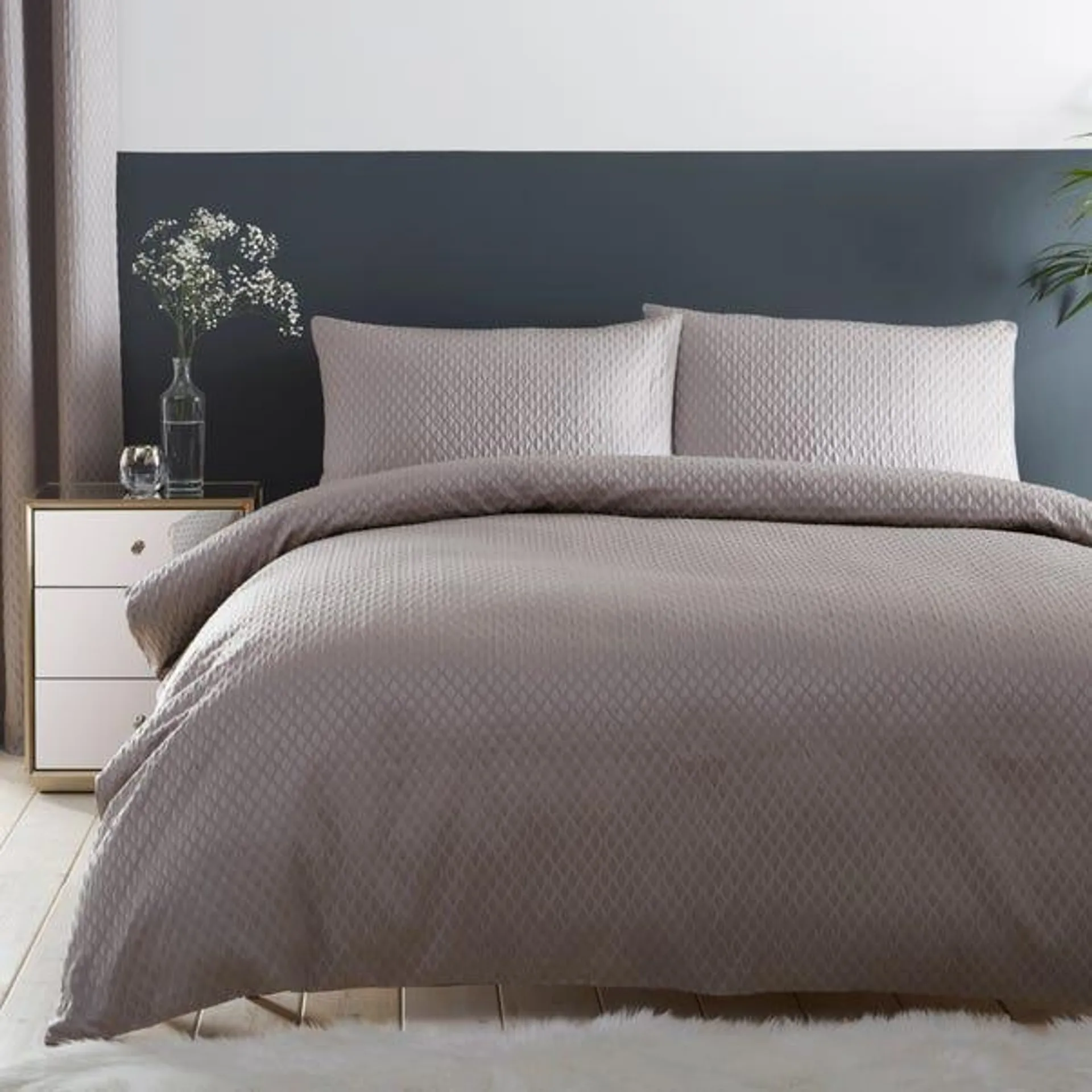 Cassie Silver Duvet Cover and Pillowcase Set