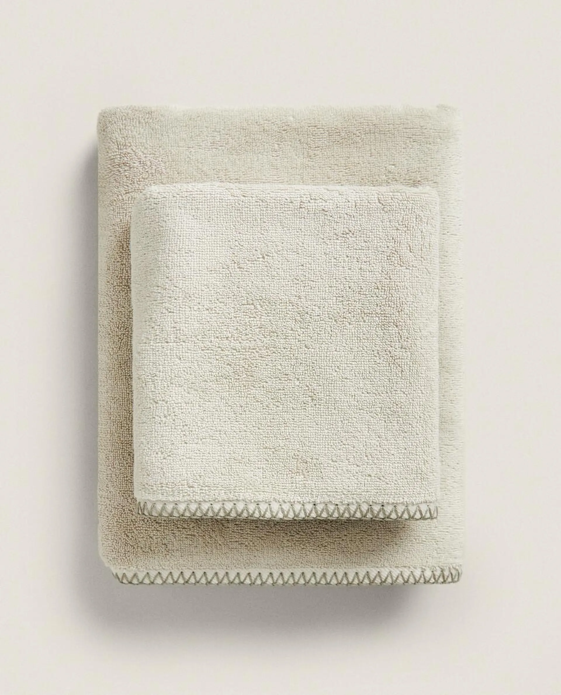 CHILDREN'S TOWEL WITH TOPSTITCHING