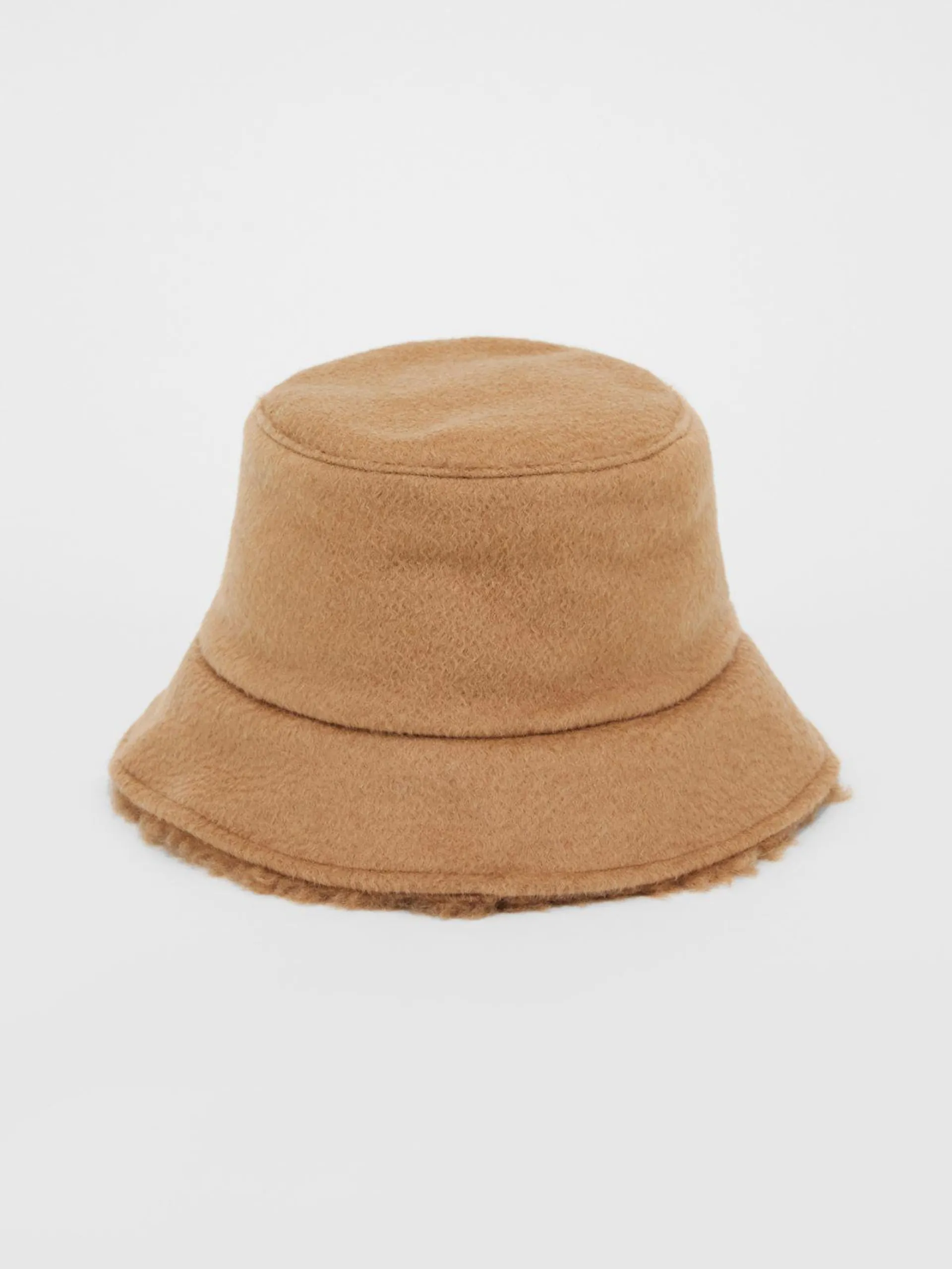 Reversible Teddy fabric and camel colour hat