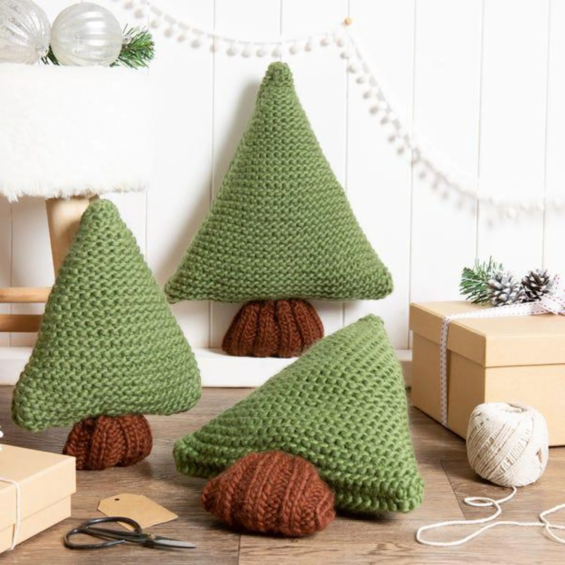 Wool Couture Pine Tree Cushion Knit Kit