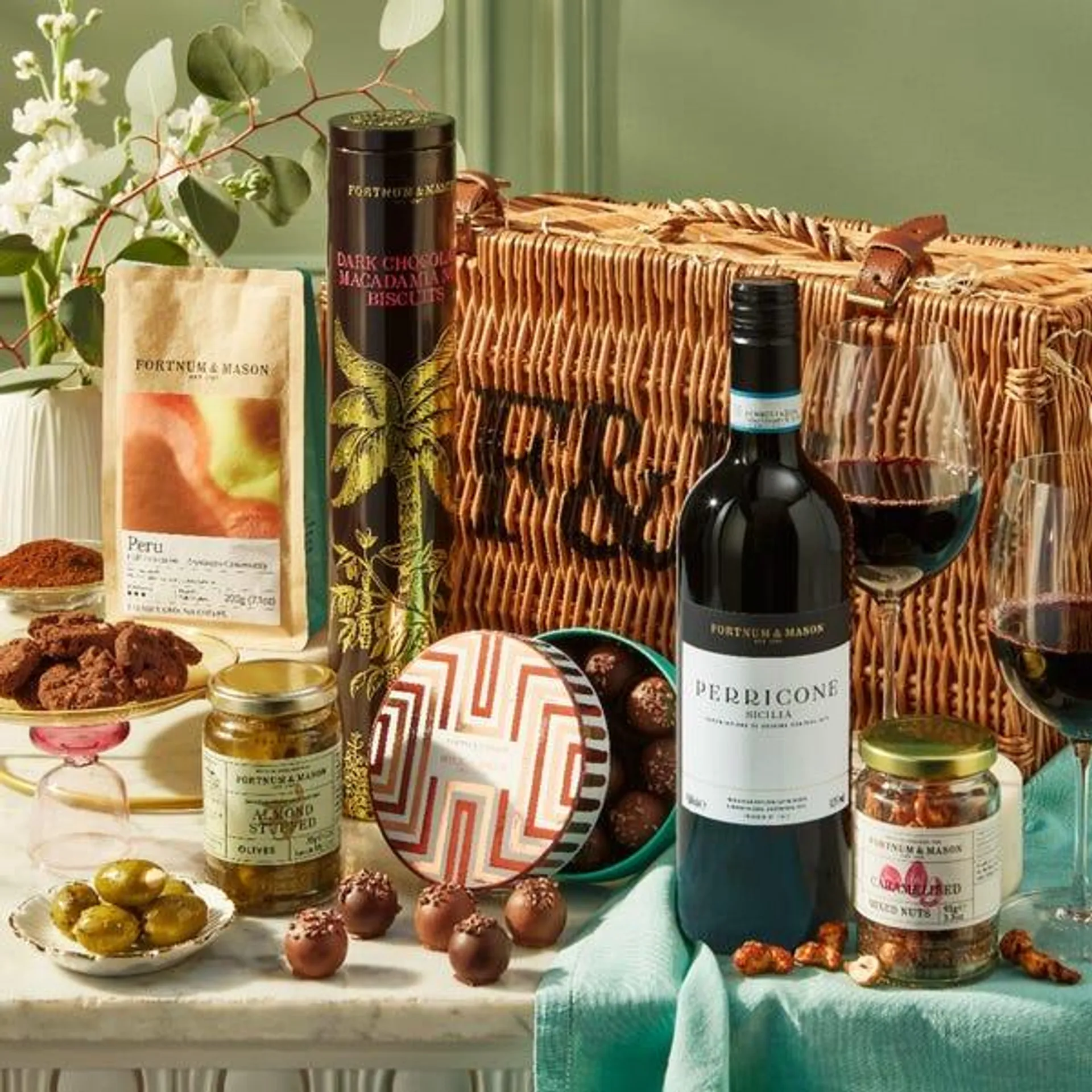 The True Gentleman's Hamper