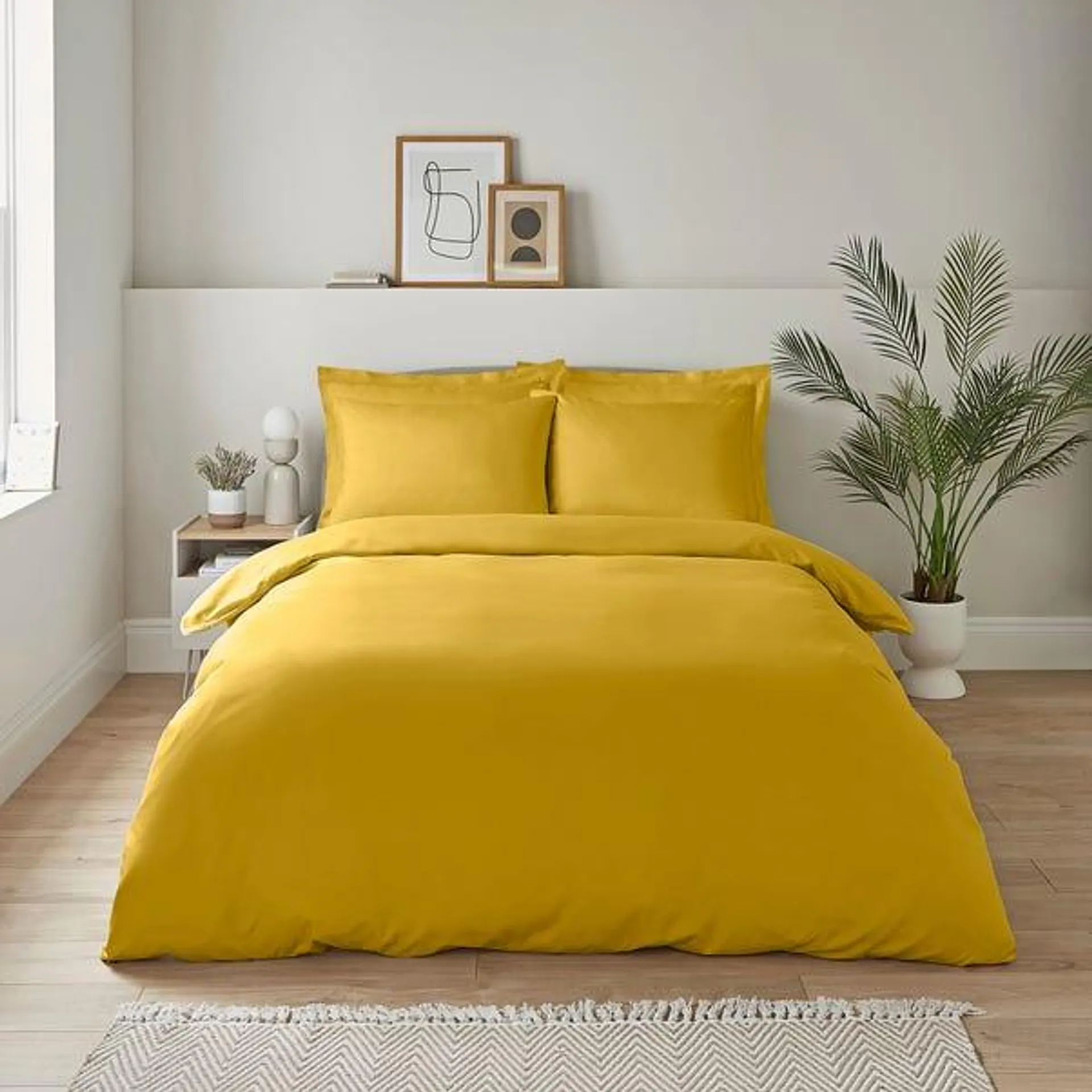 Super Soft Microfibre Plain Duvet Cover and Pillowcase Set