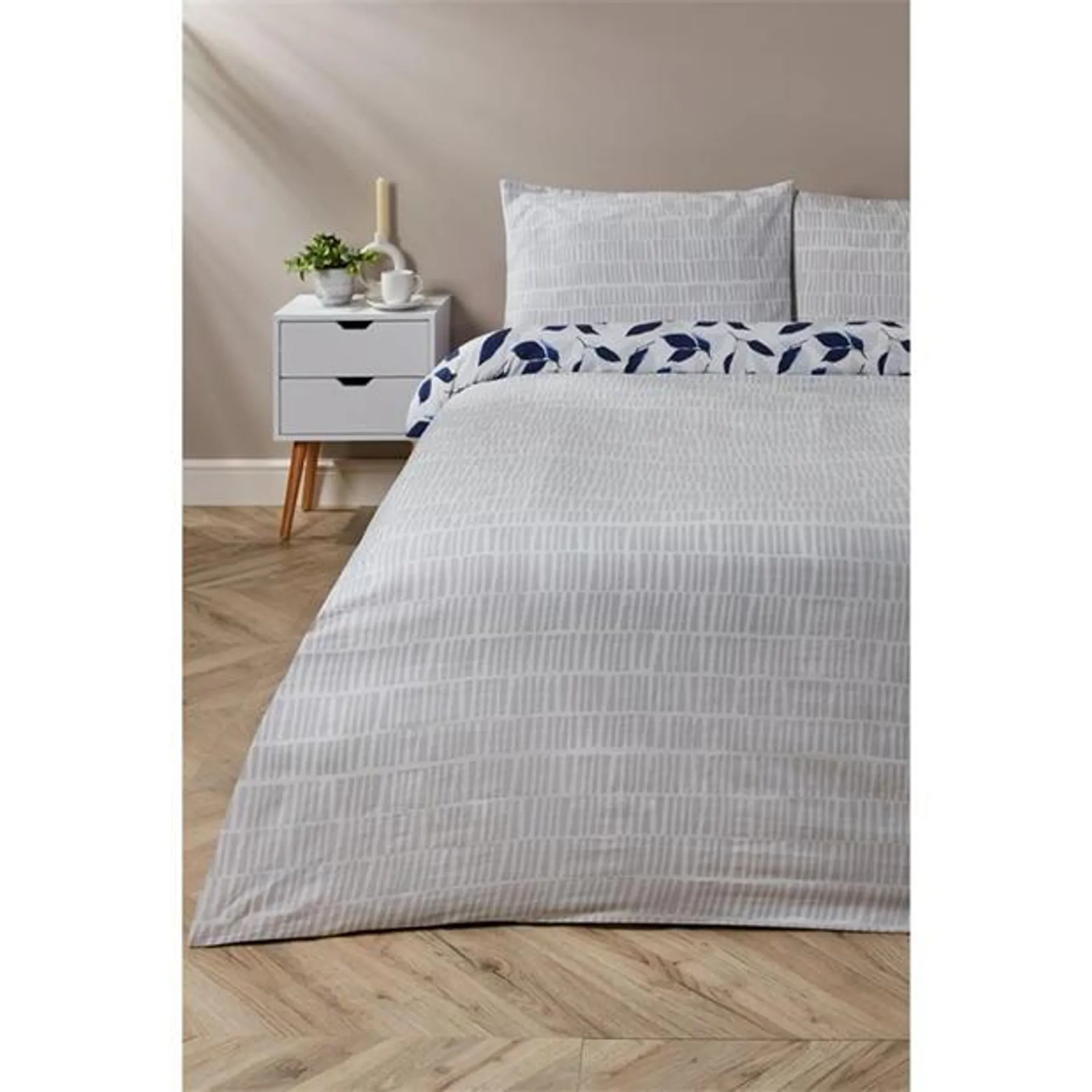 Silhouette Indigo Duvet Set