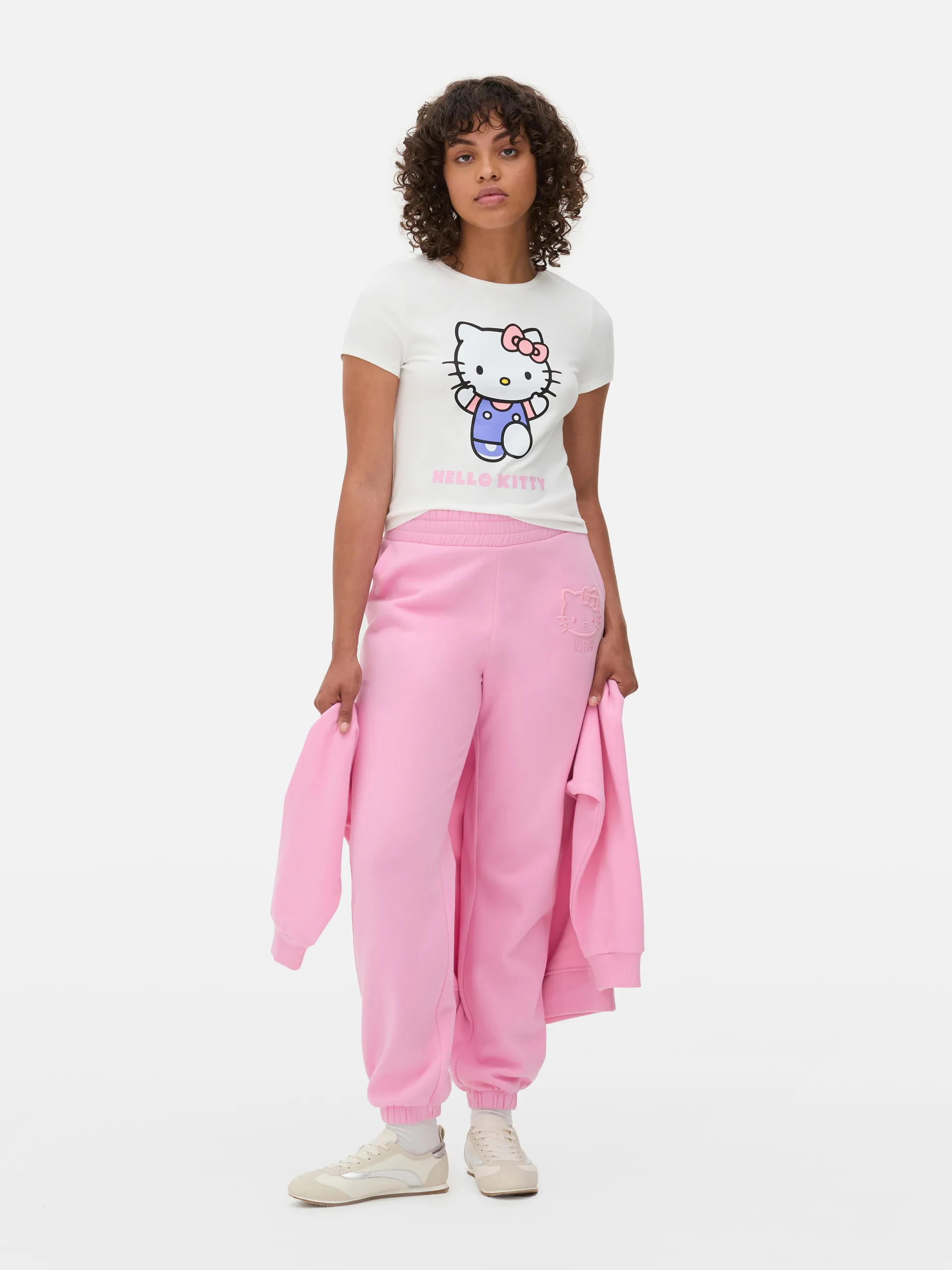 Hello Kitty Graphic Cropped T-Shirt