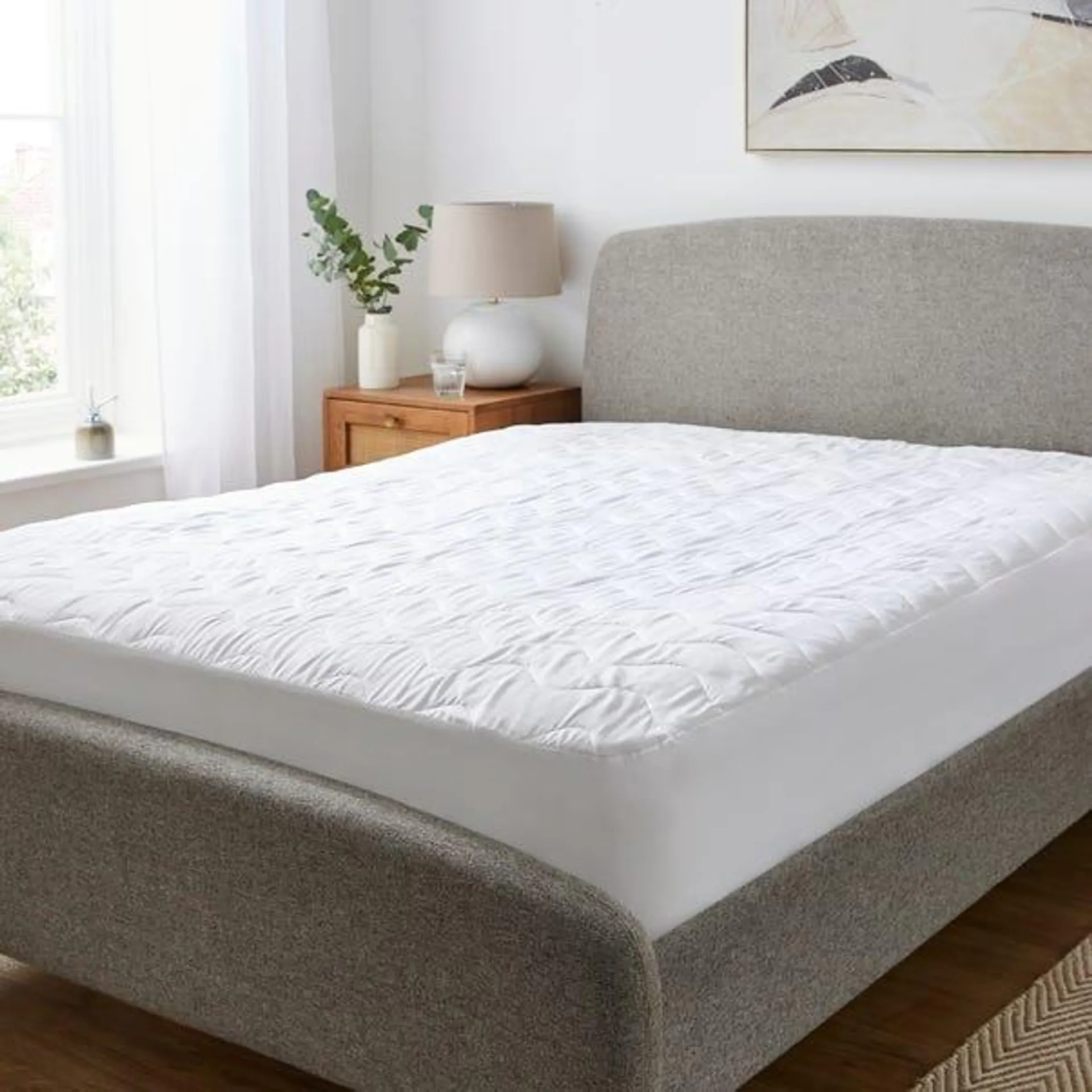 Soft and Snug Mattress Protector