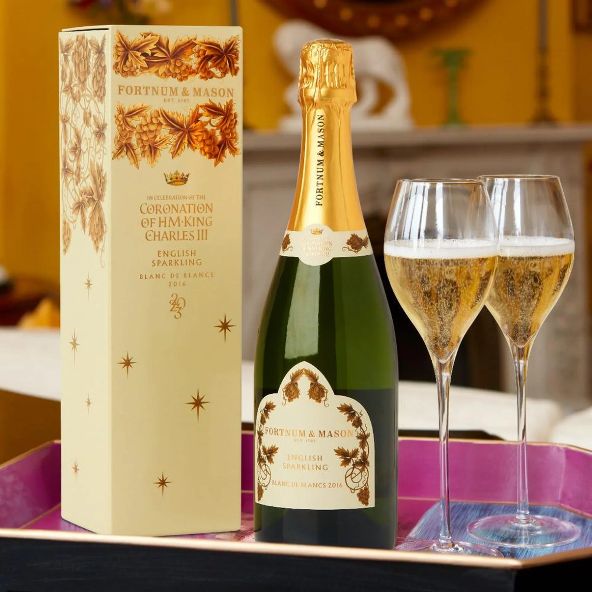 Fortnum's Coronation English Sparkling Blanc de Blancs 2016 in Gift Box, 75cl