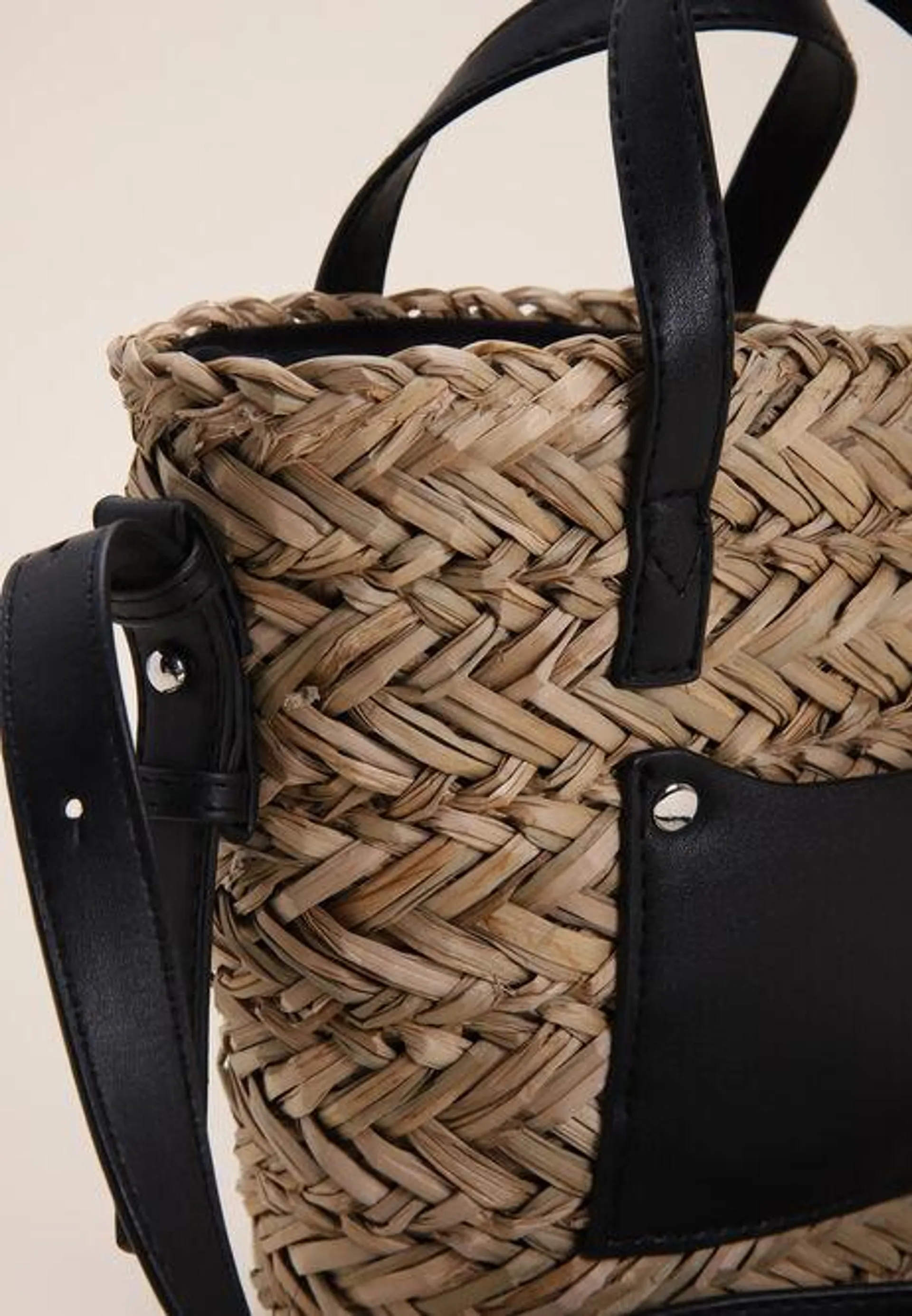 Womens Straw Small Basket Bag