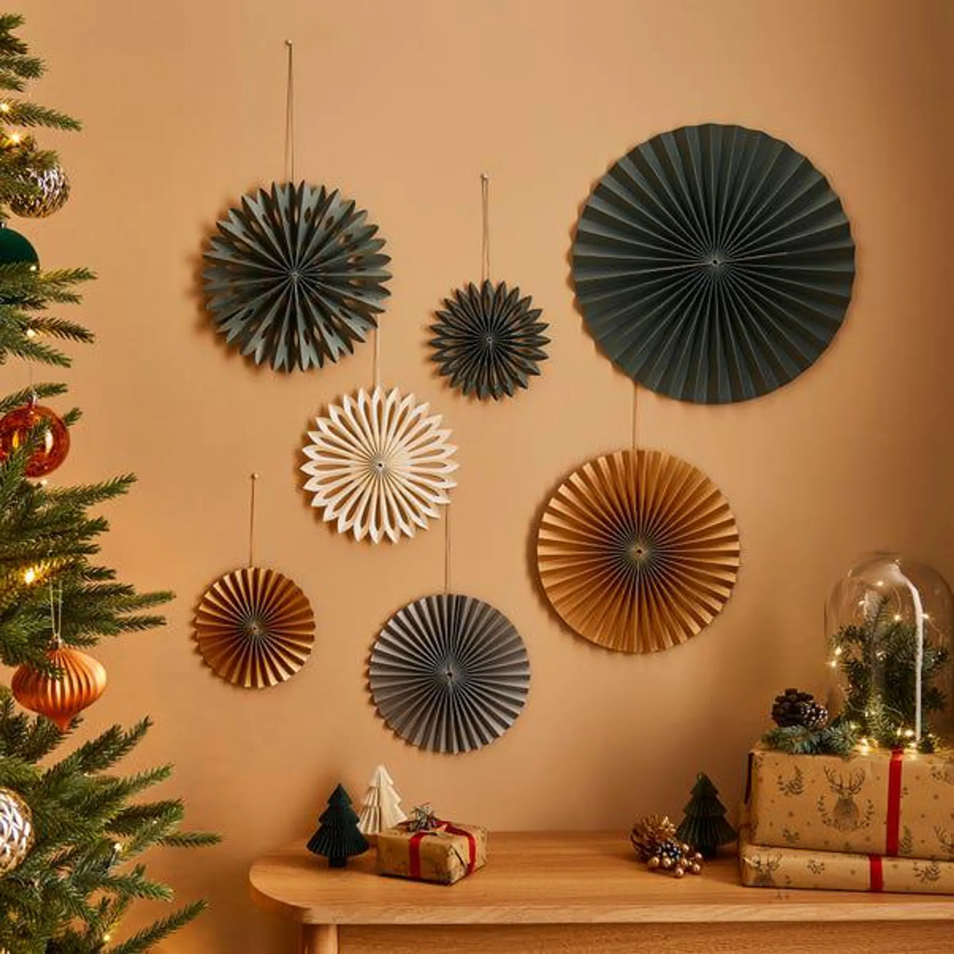 Set of 7 Green and Gold Fan Wall Decorations