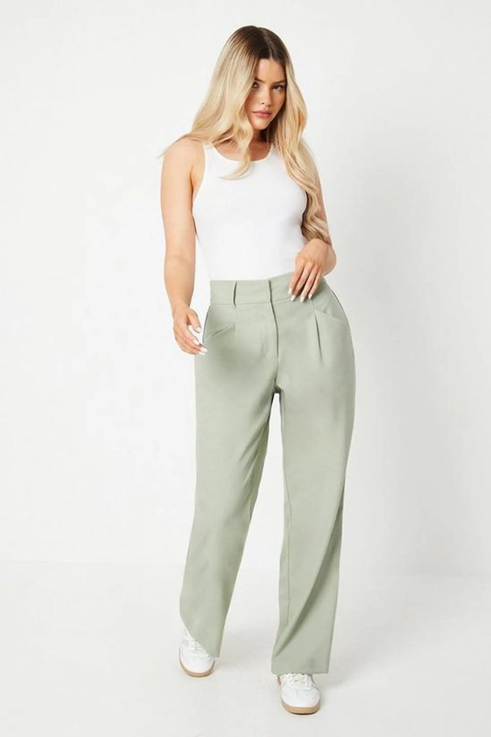 Drapey Wide Leg Relaxed Trouser