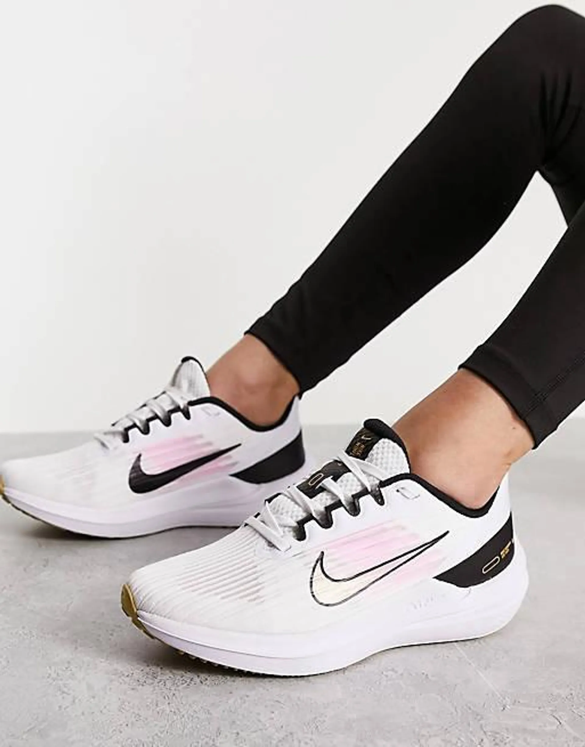 Nike Running Air Winflo 9 trainers in white