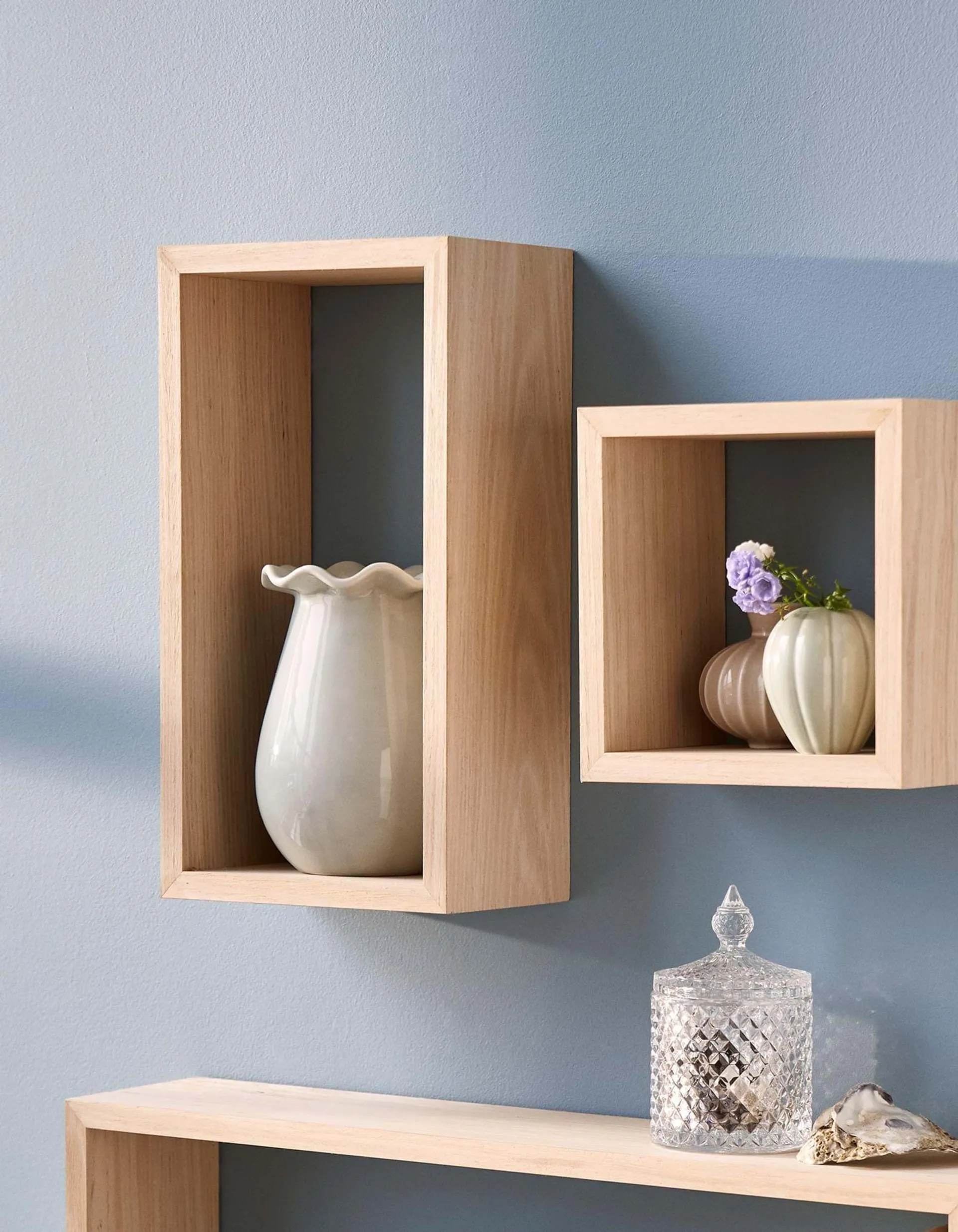 Wall shelf MDF/oak veneer. 36 x 12 x 19.5 cm