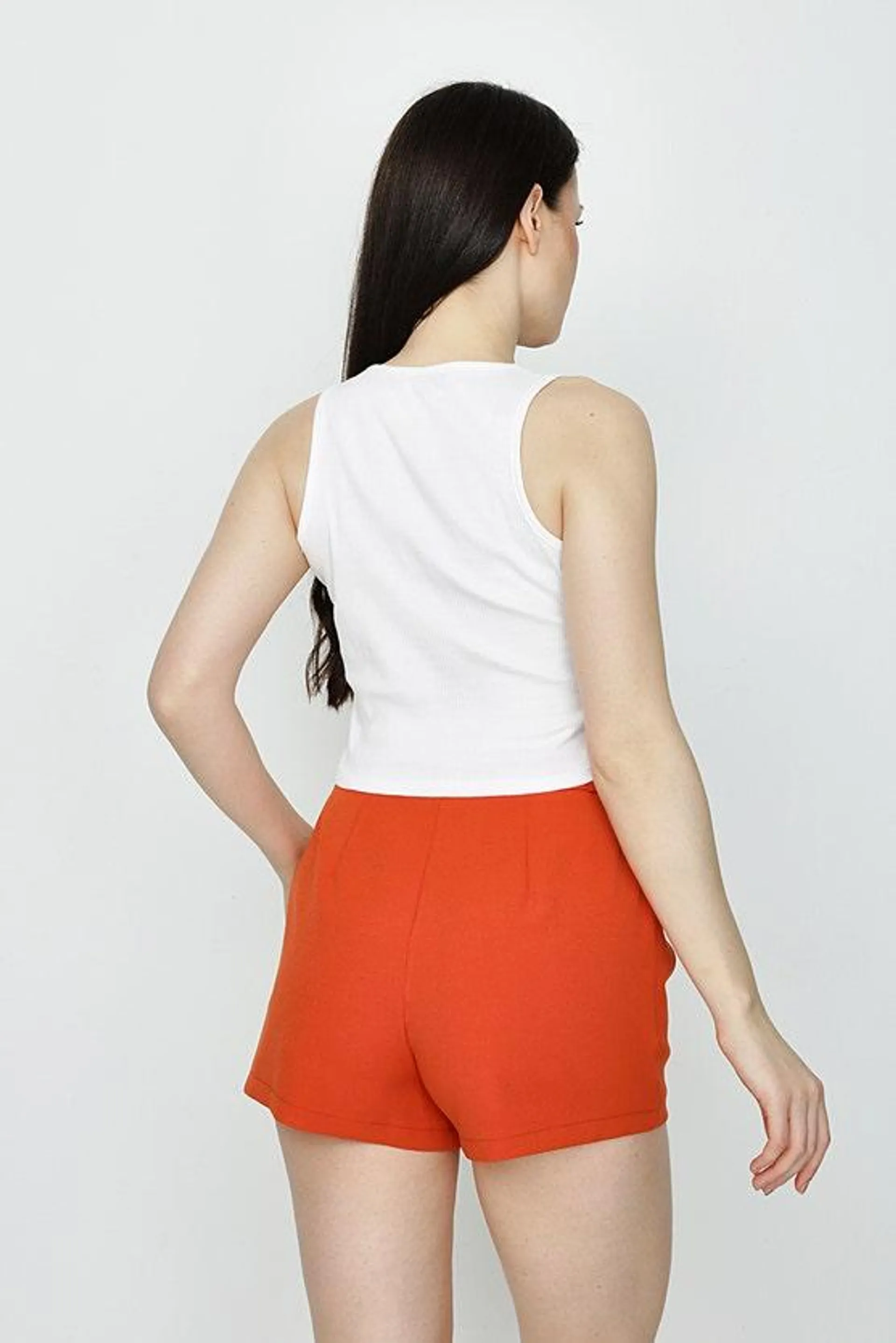 ORANGE PLEATED TAILORED SHORT