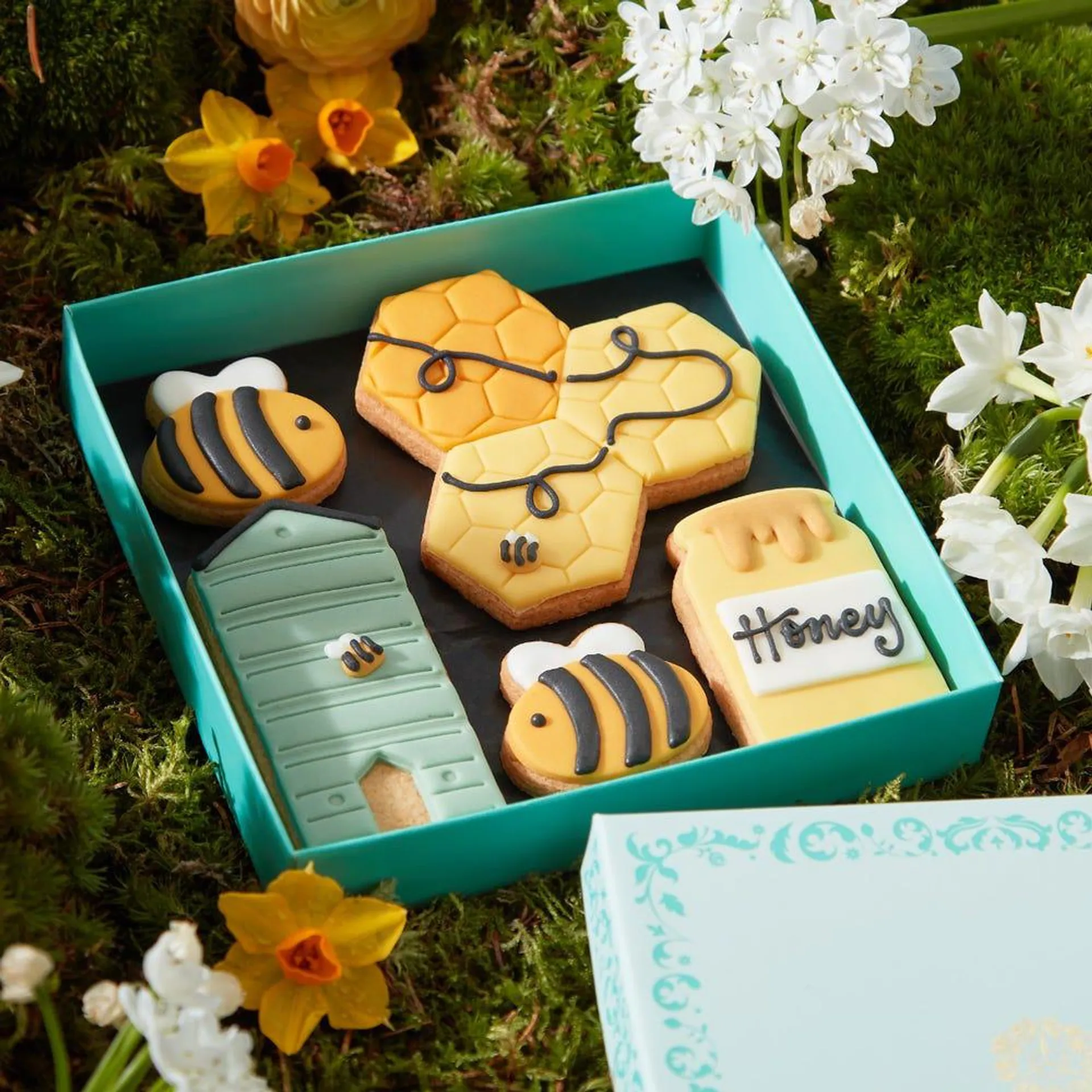 Honey & Bees Iced Biscuits, 100g