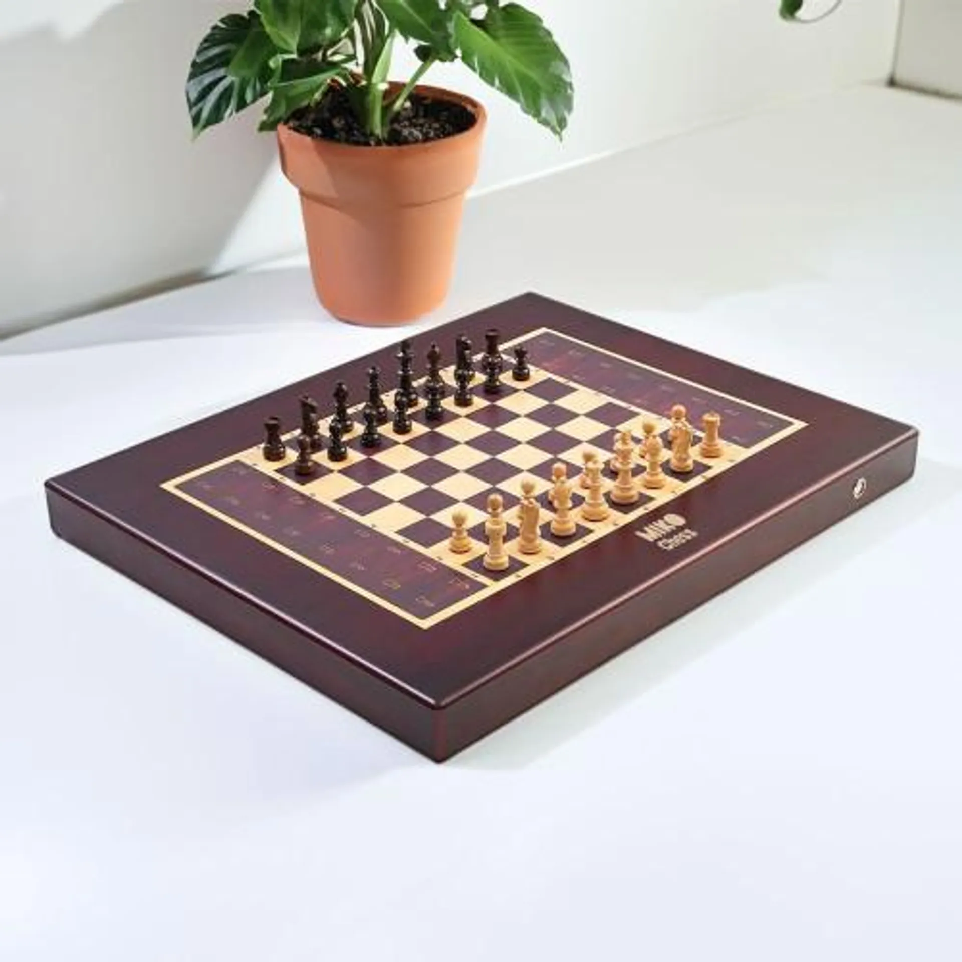 Miko: Self-Moving AI Chess Set