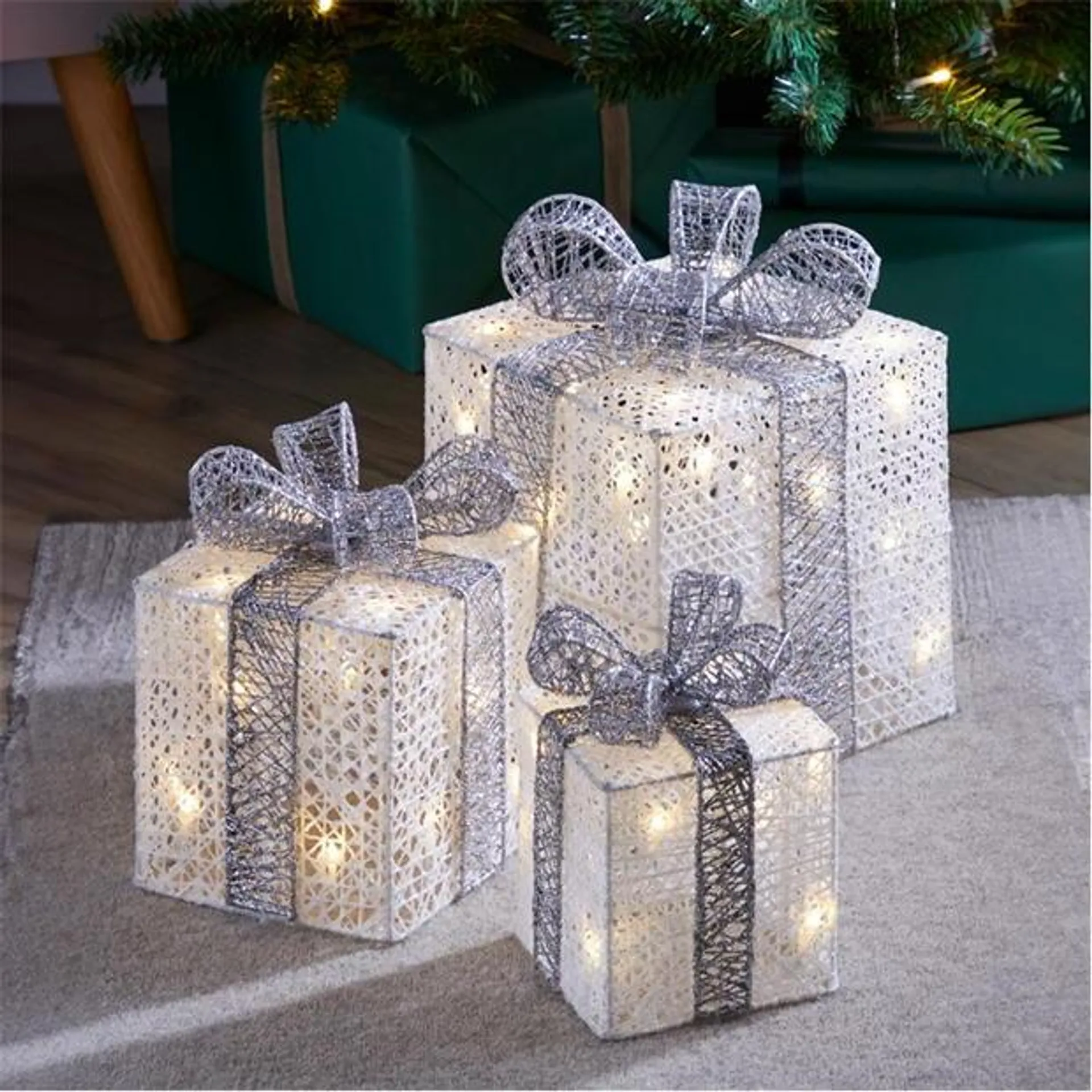 Set of 3 LED Parcels with Bows