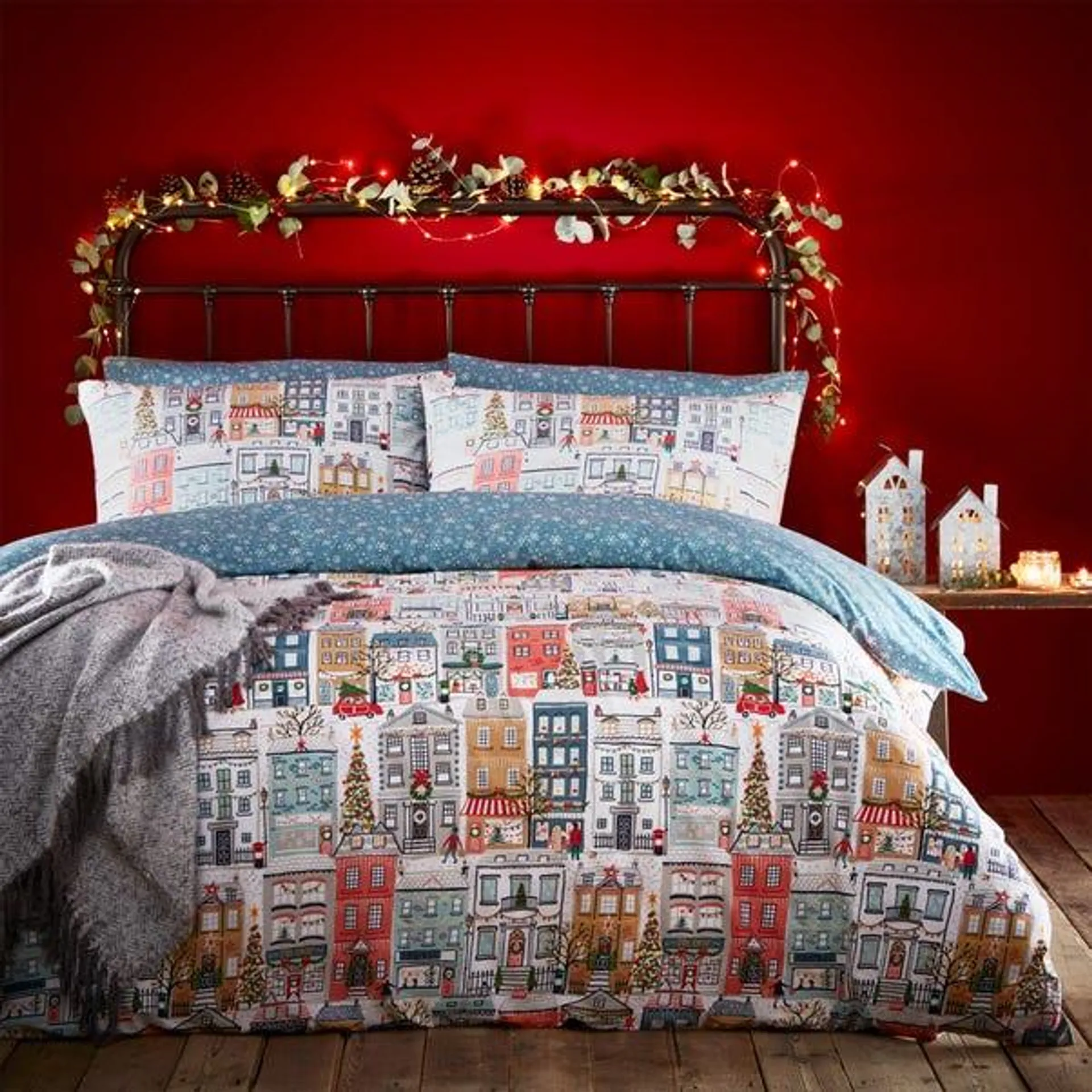 furn. Festive Town Reversible Duvet Cover and Pillowcase Set