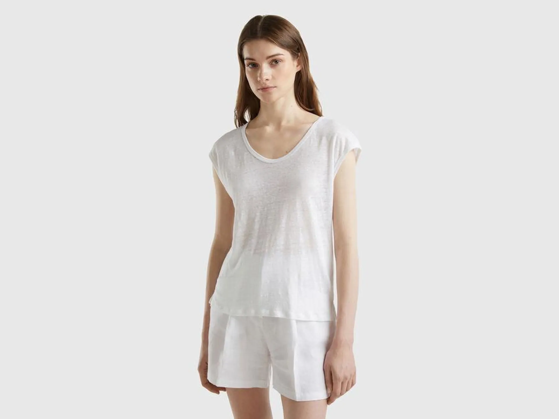 Wide neck t-shirt in pure linen