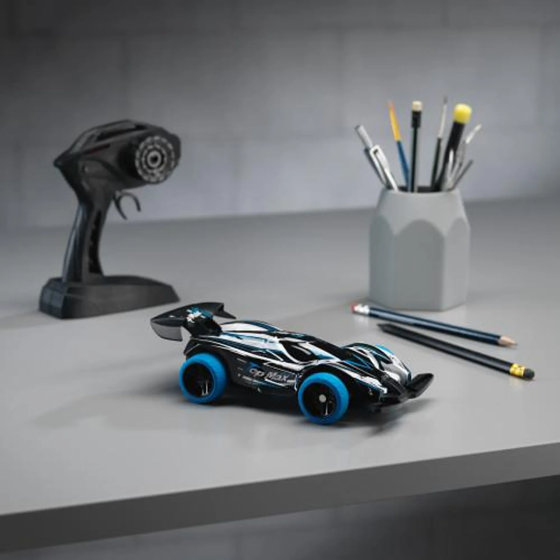 Remote Control High Speed Racer 1:24 Scale - Blue