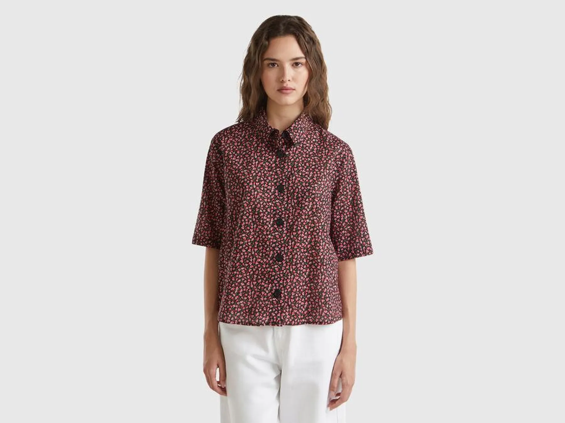 Short sleeve patterned shirt