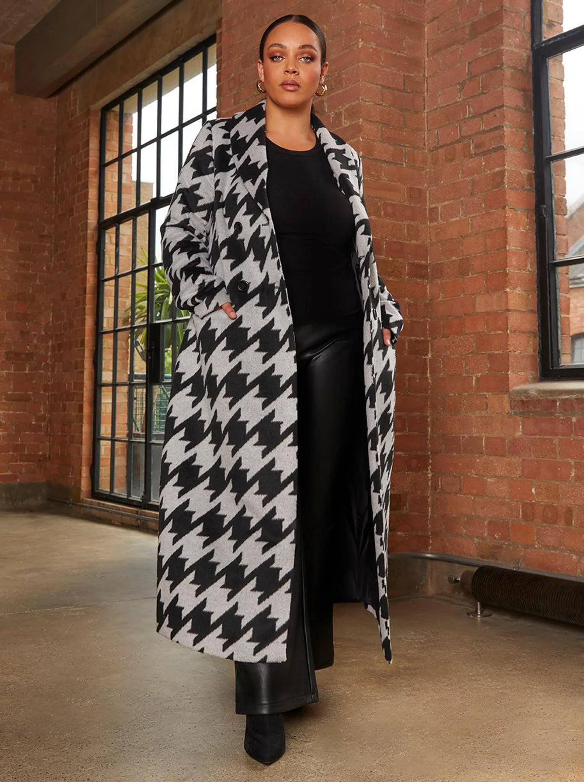 Oversized Dogtooth Coat in Black and White