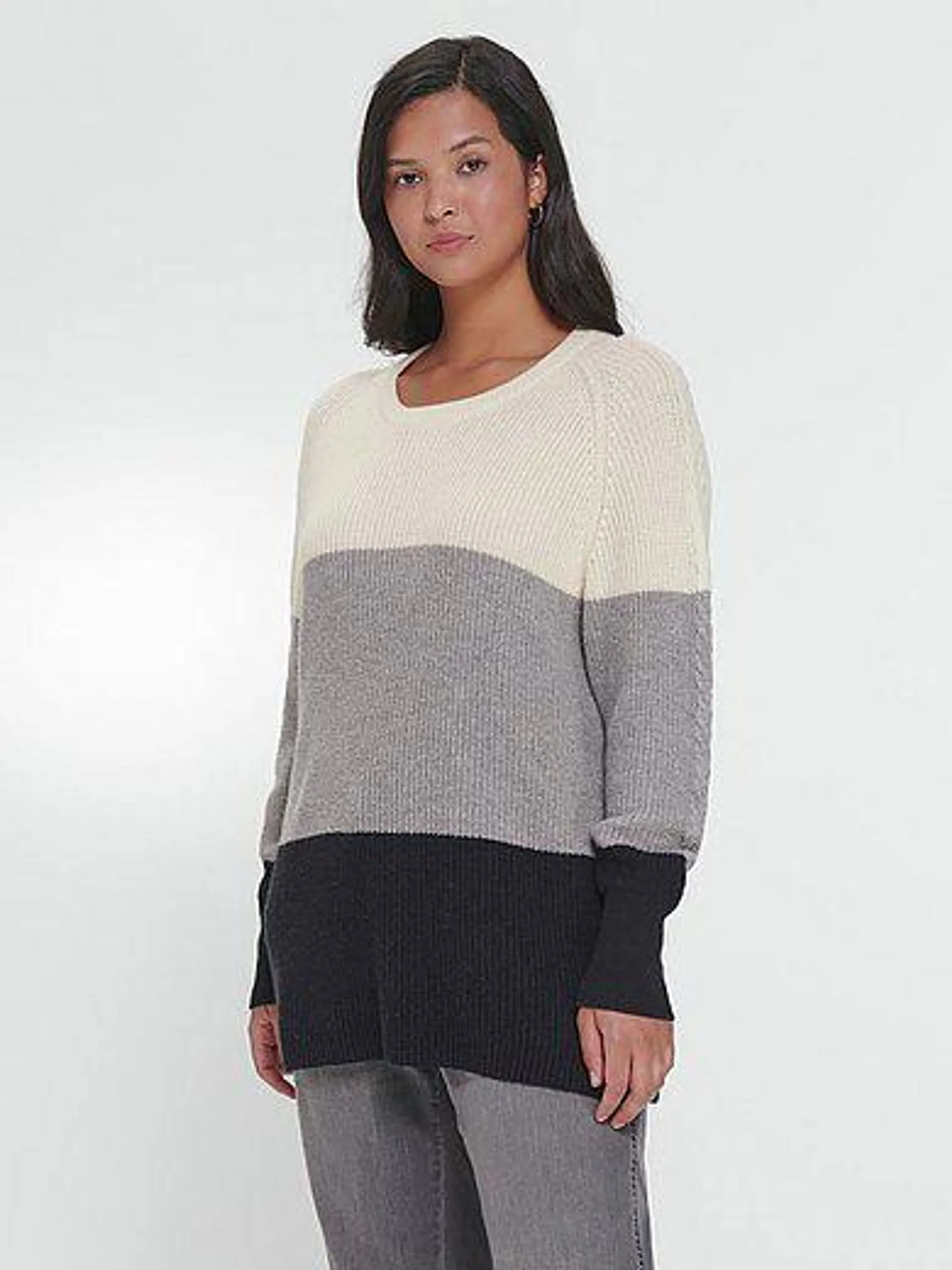 Round neck jumper in wool mix