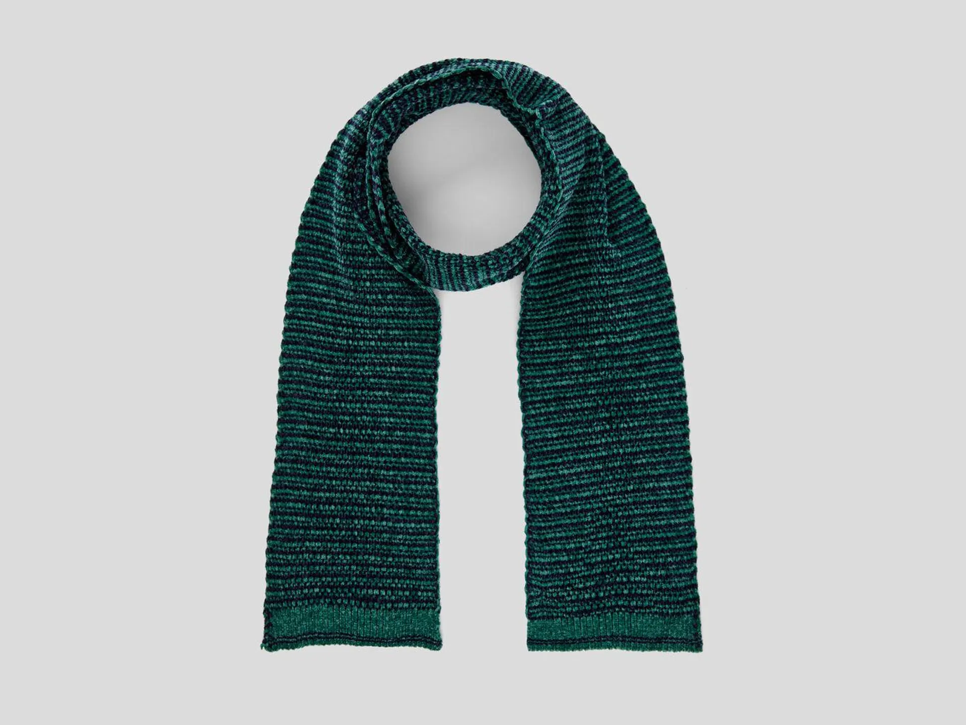 Scarf in chenille
