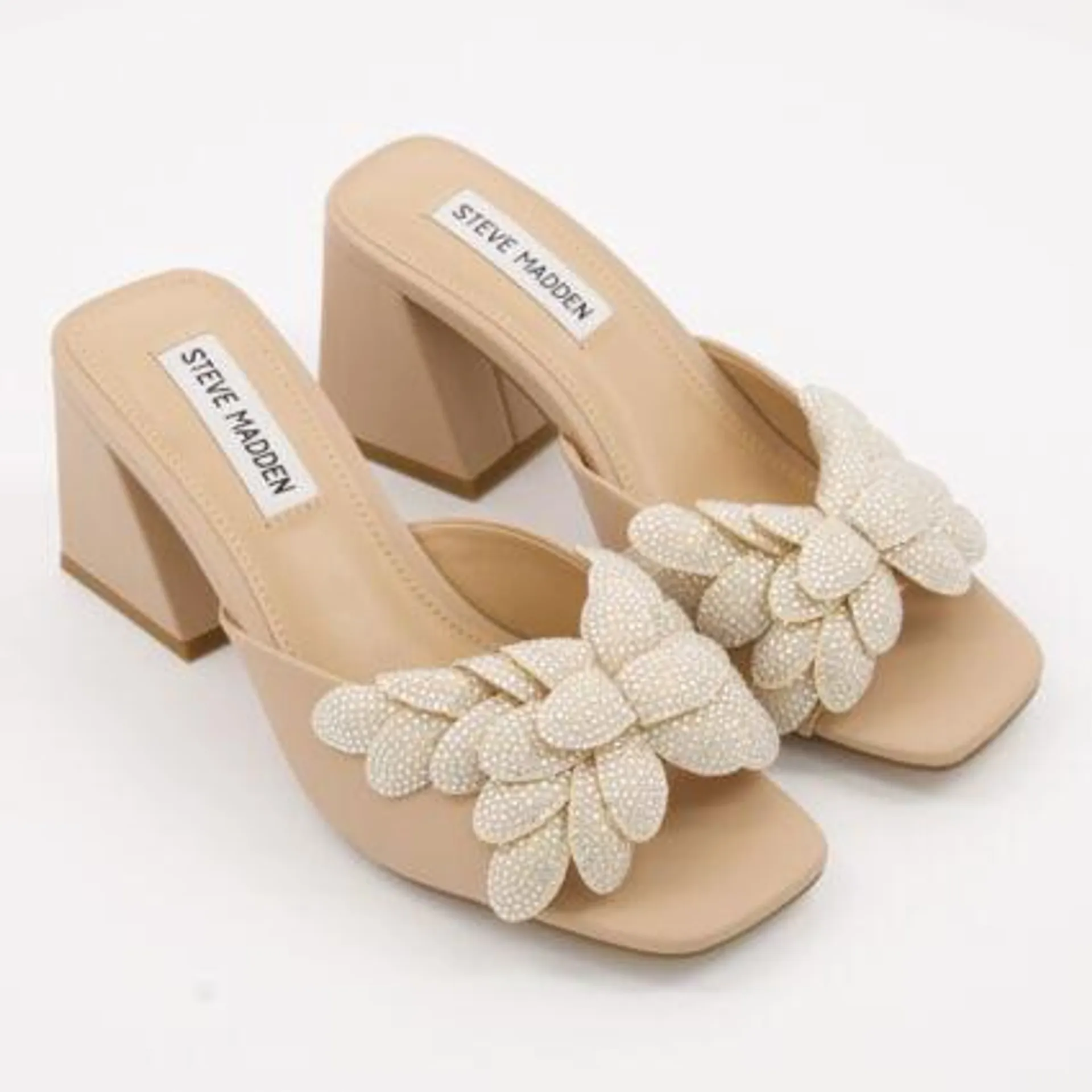 Natural Glowing F Heeled Sandals