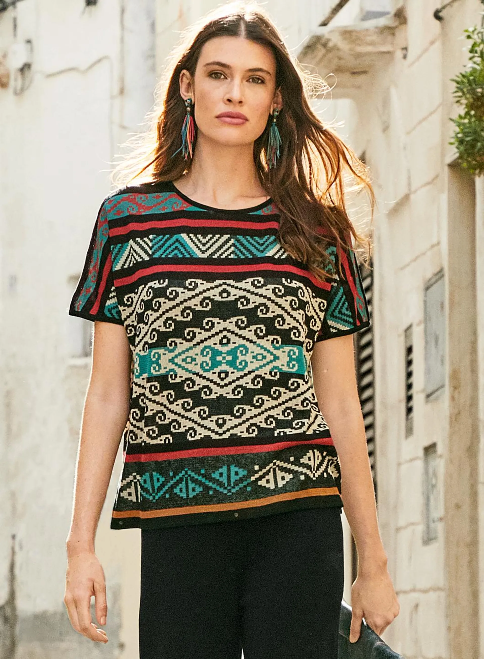 Coracora Pullover