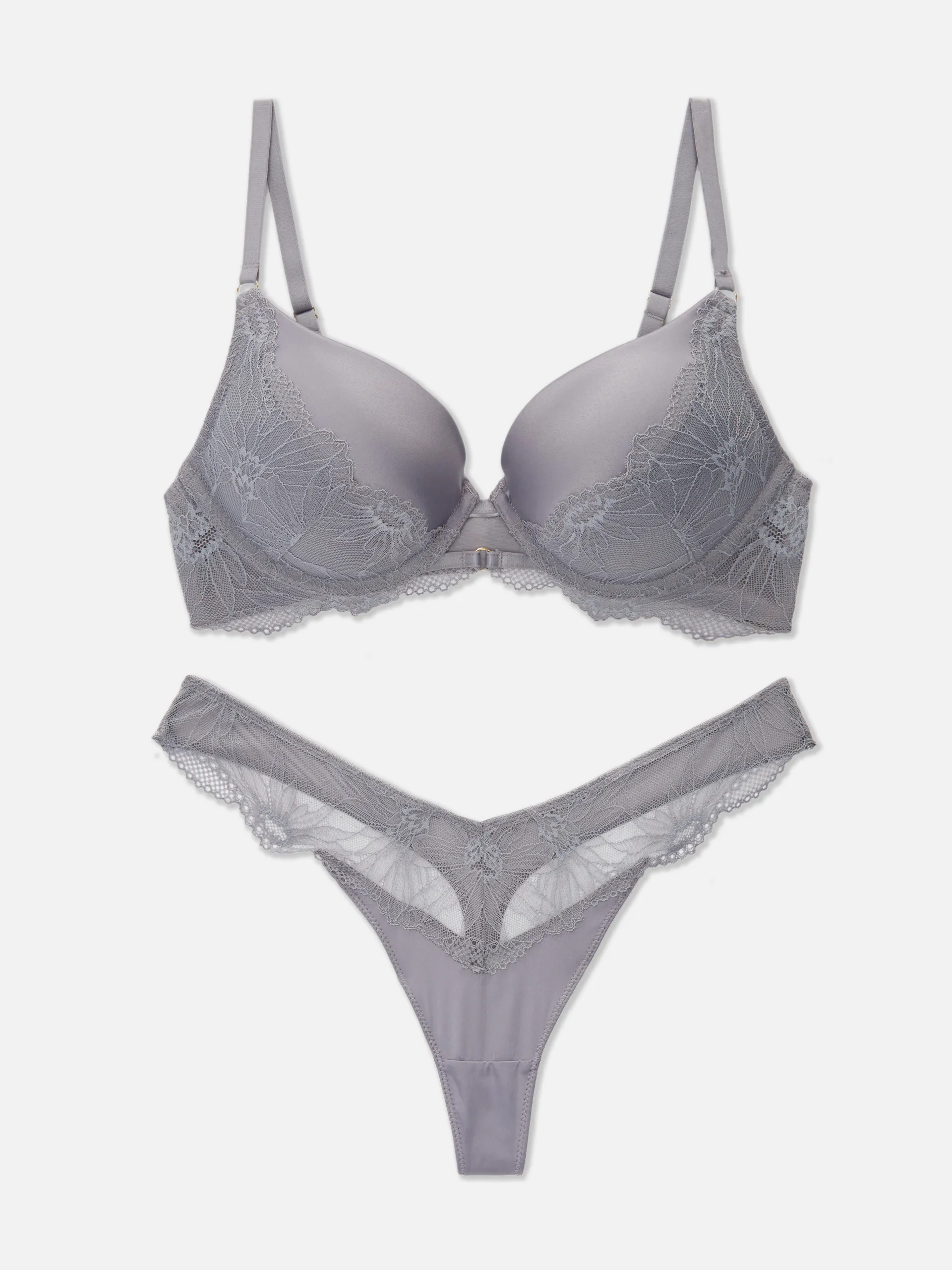 Ensemble soutien-gorge push-up et string en satin et dentelle