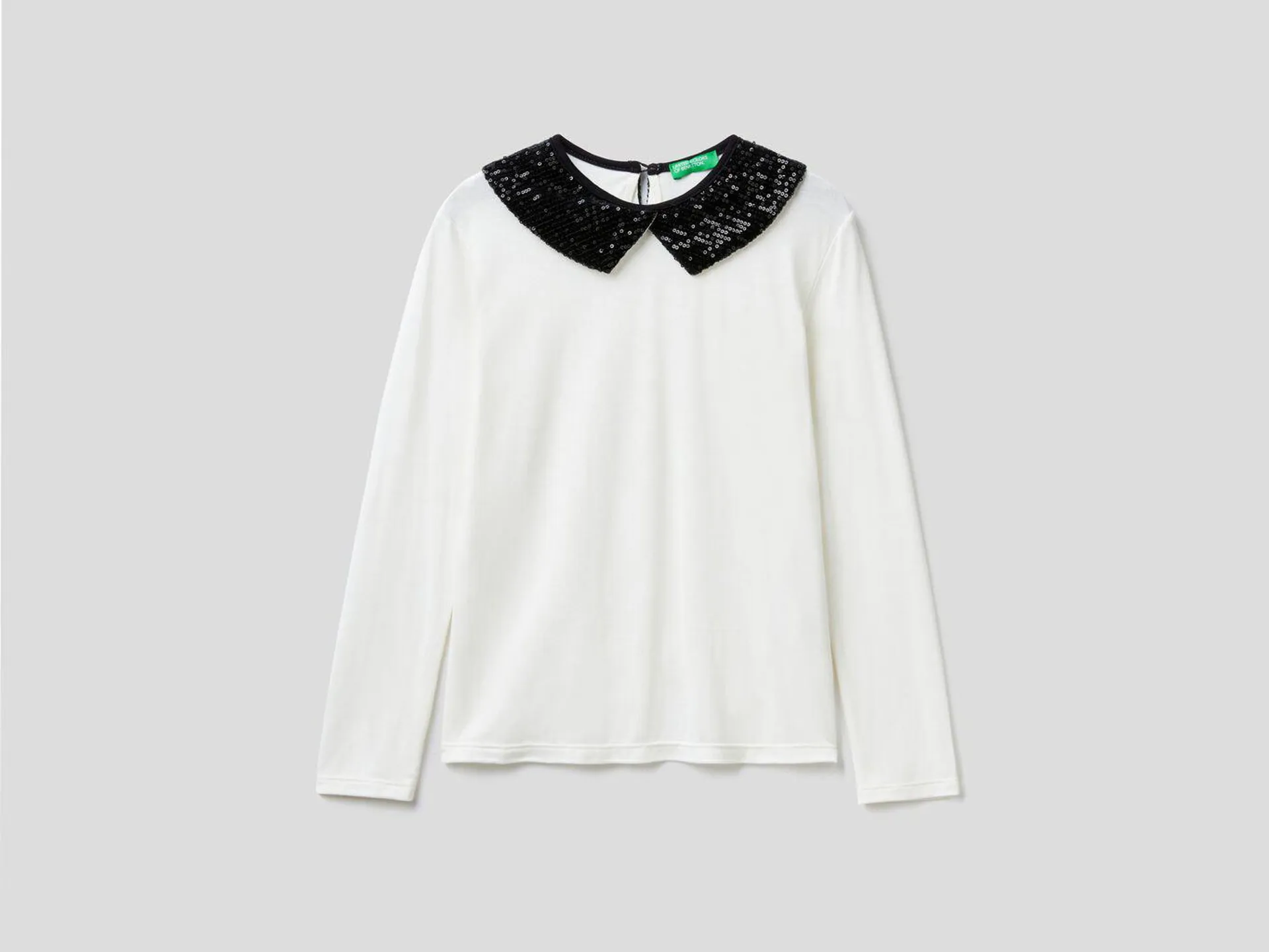 T-shirt with sequin collar