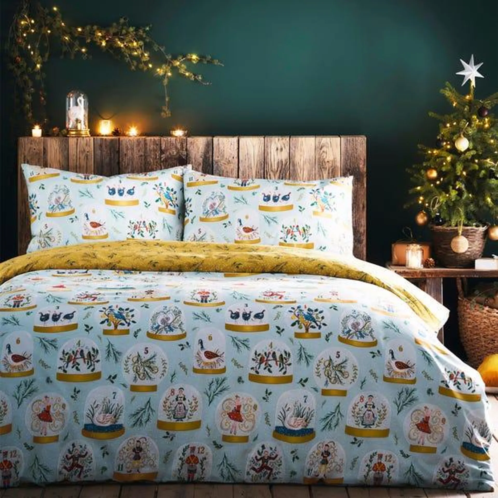 furn. Twelve Days of Christmas Reversible Duvet Cover and Pillowcase Set