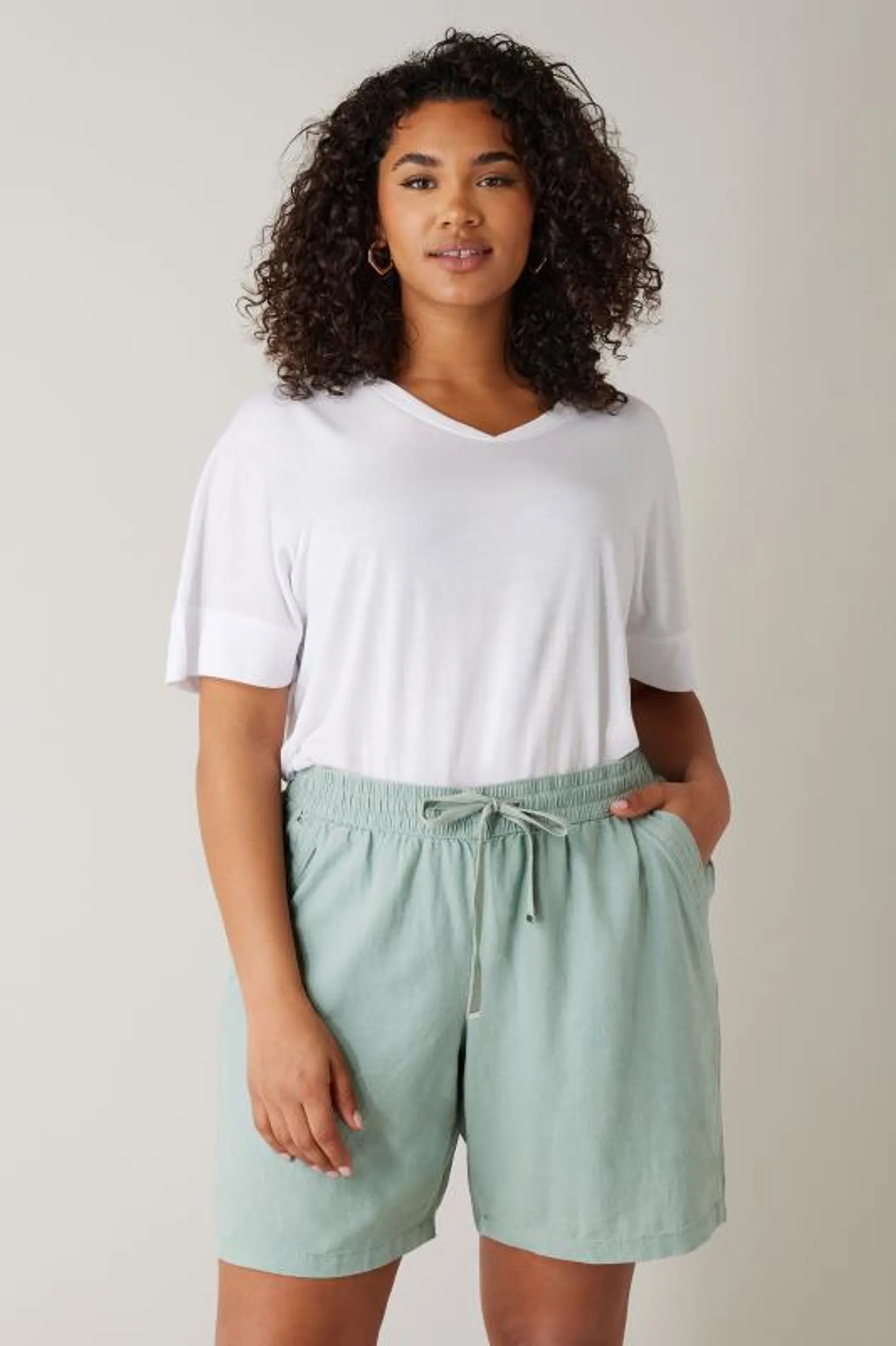 Evans Sage Green Elasticated Waist Shorts