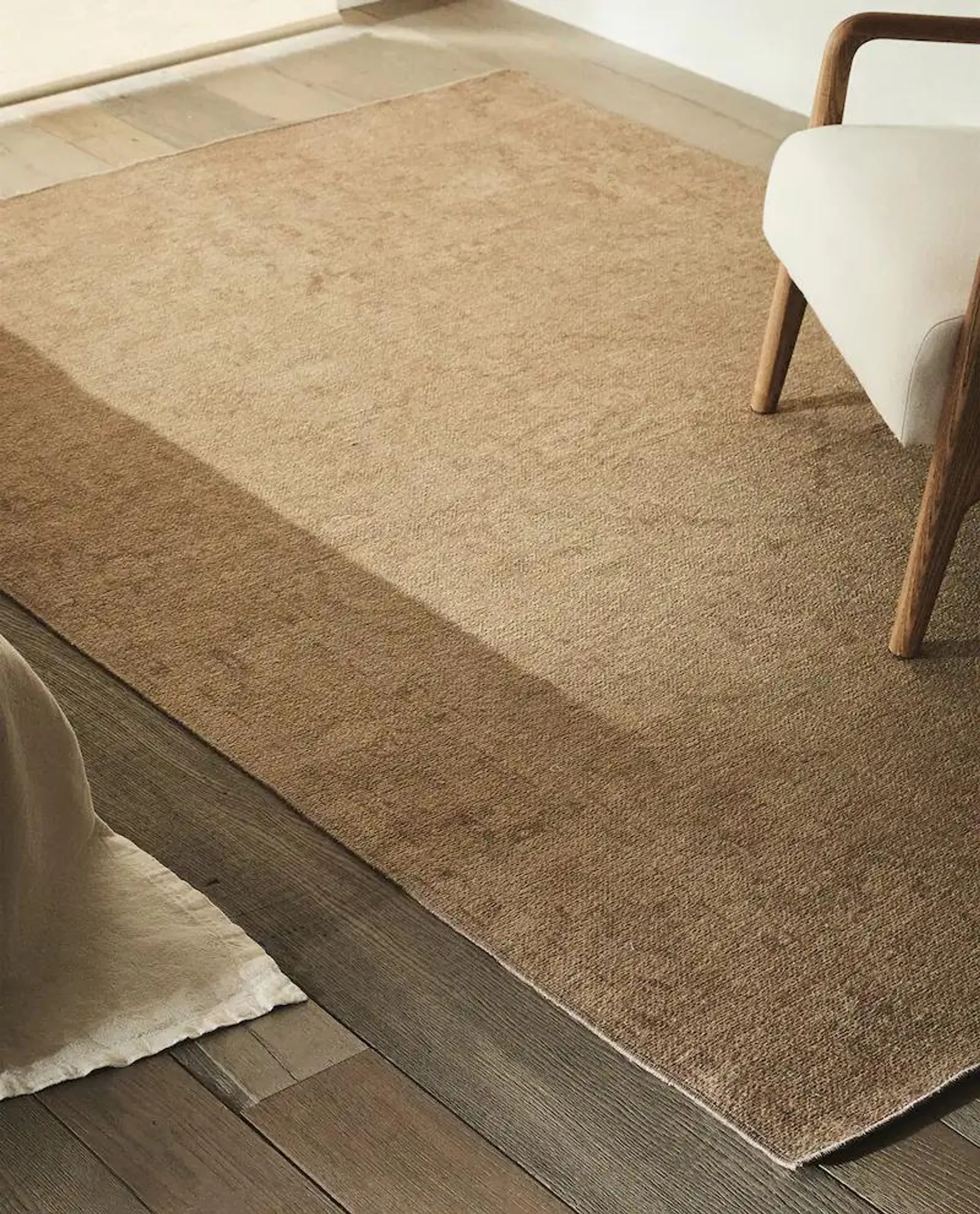 RECTANGULAR JUTE RUG WITH DESIGN