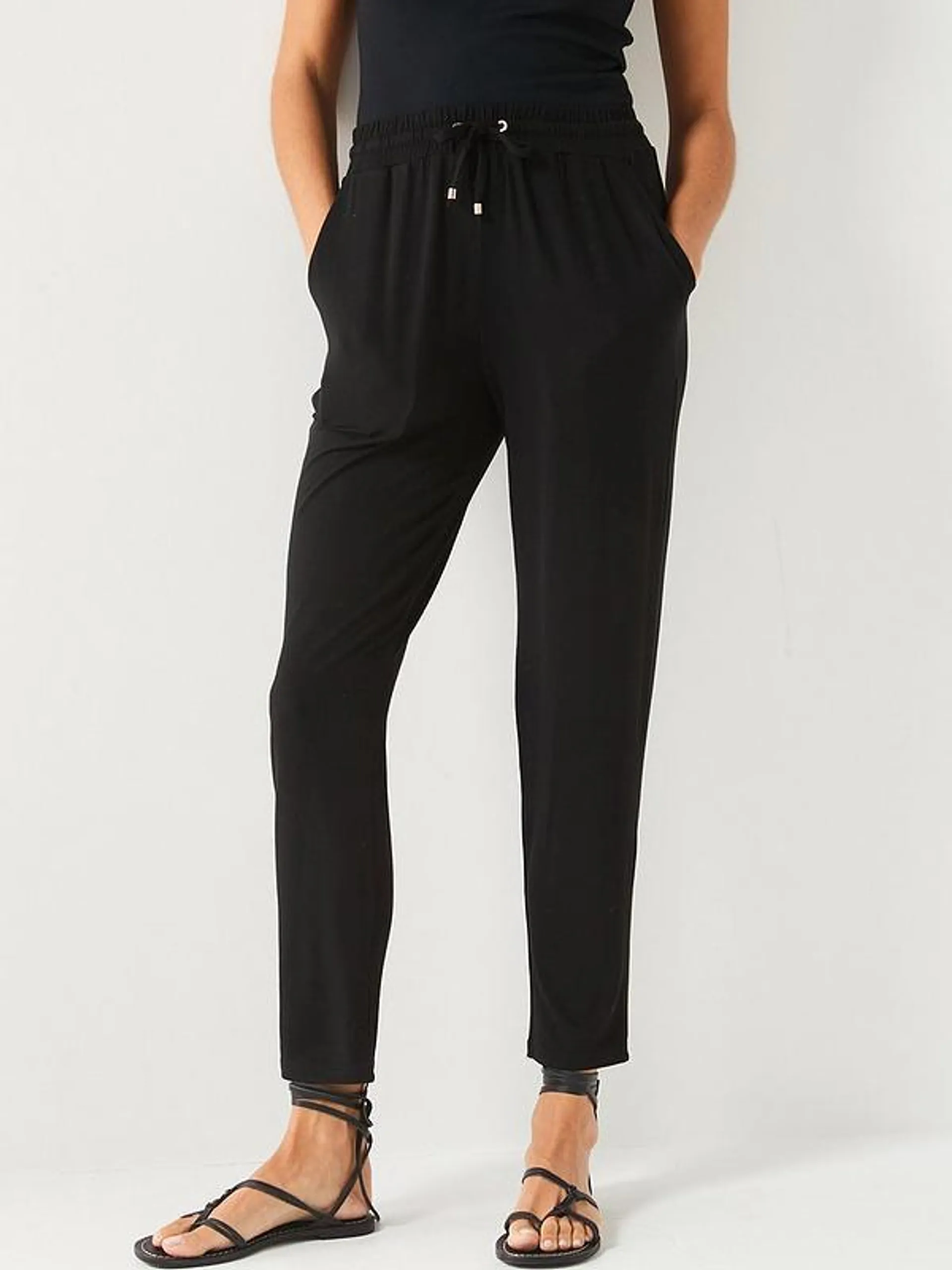 Tapered Leg Trouser - Black