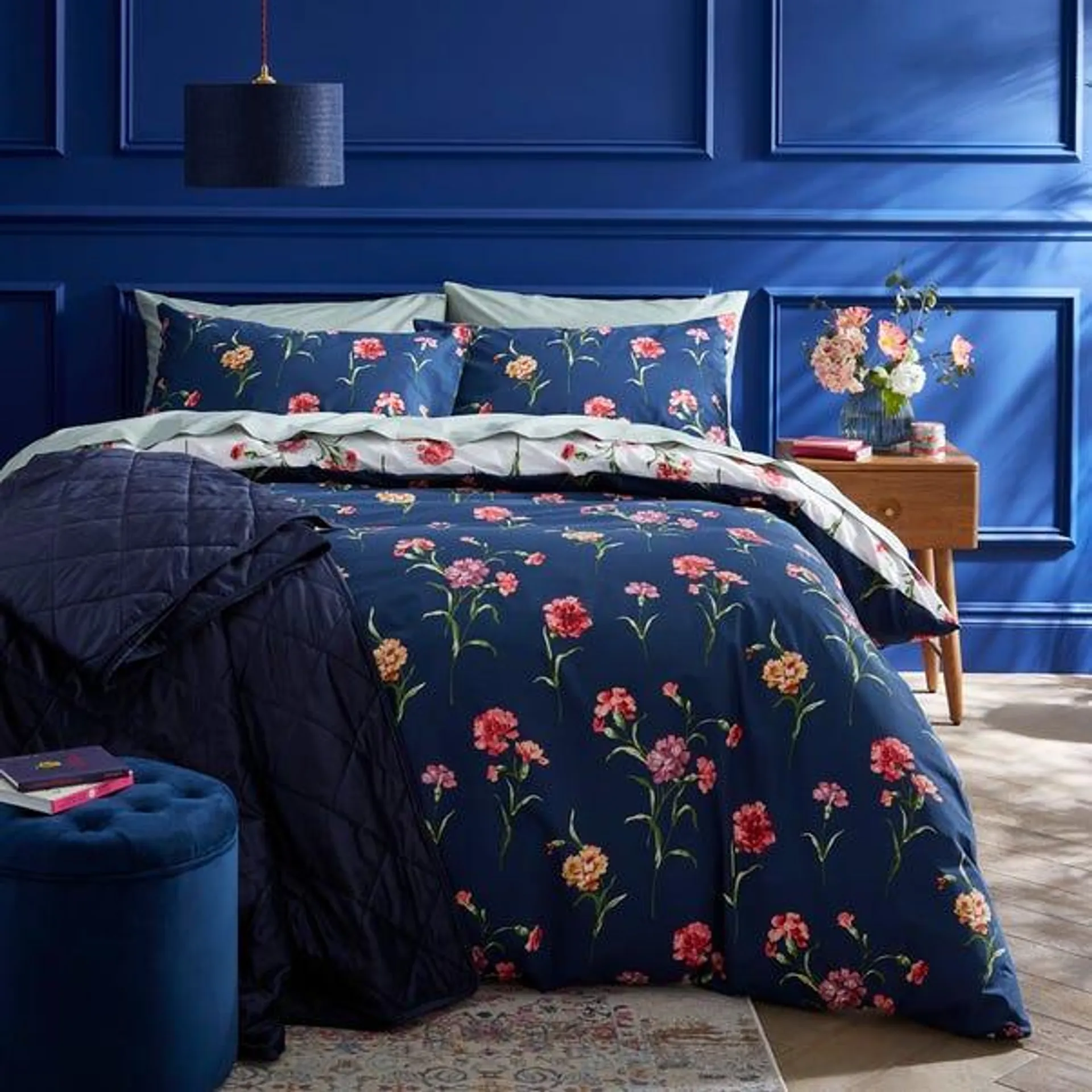 Carnation Bloom Navy Duvet Cover and Pillowcase Set