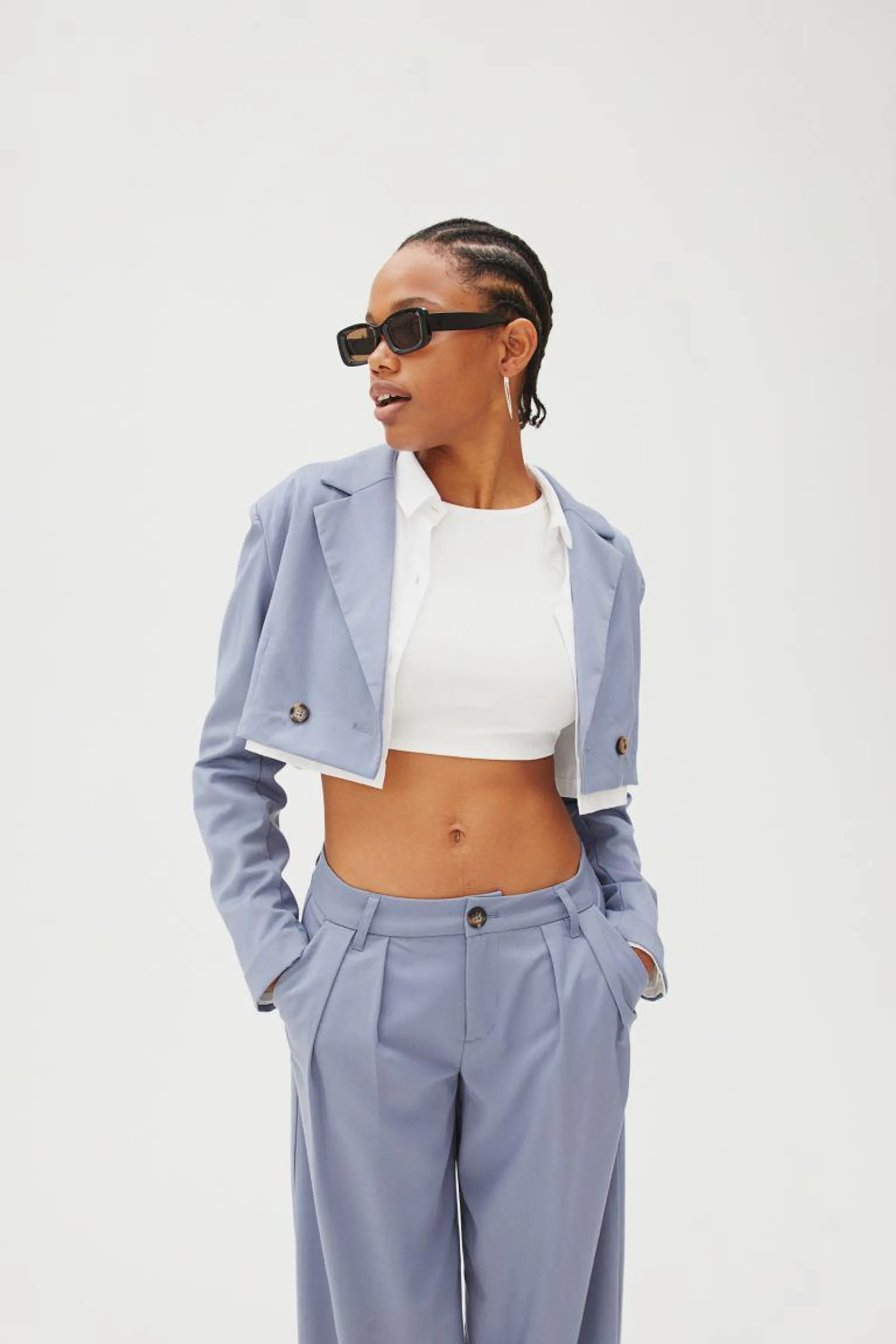 Cropped double-breasted blazer