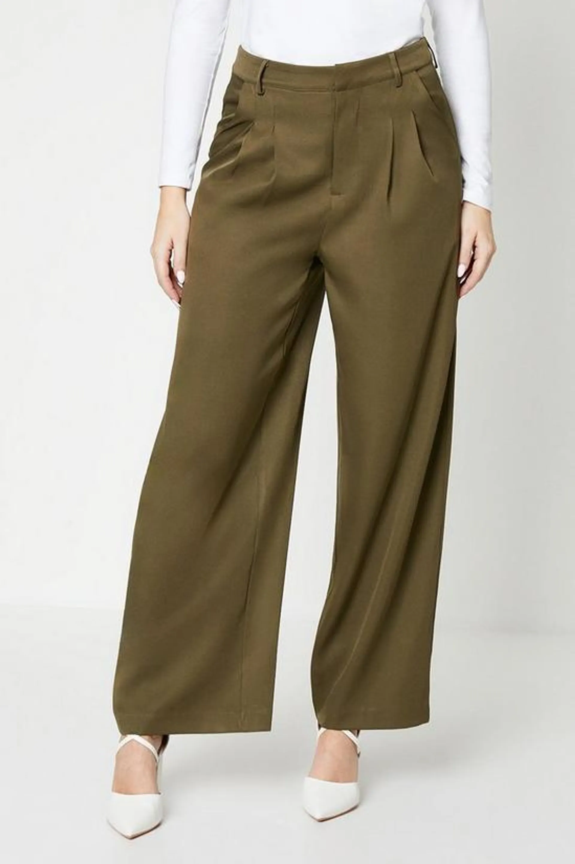 Double Pleat Straight Leg Trouser