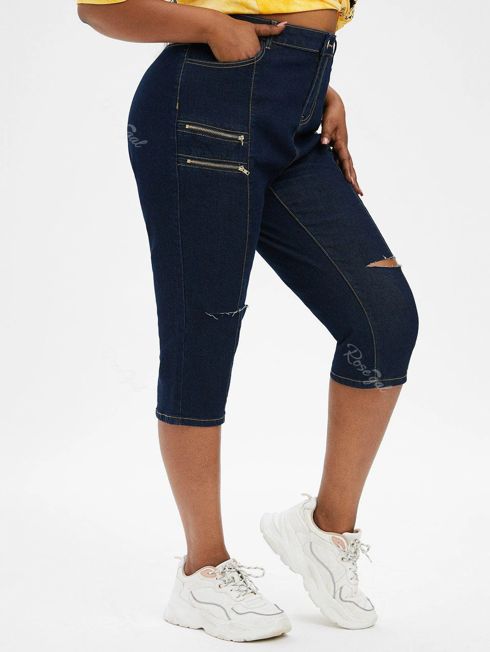Zippered Front Distressed Cutout Plus Size & Curve Capri Jeans - L