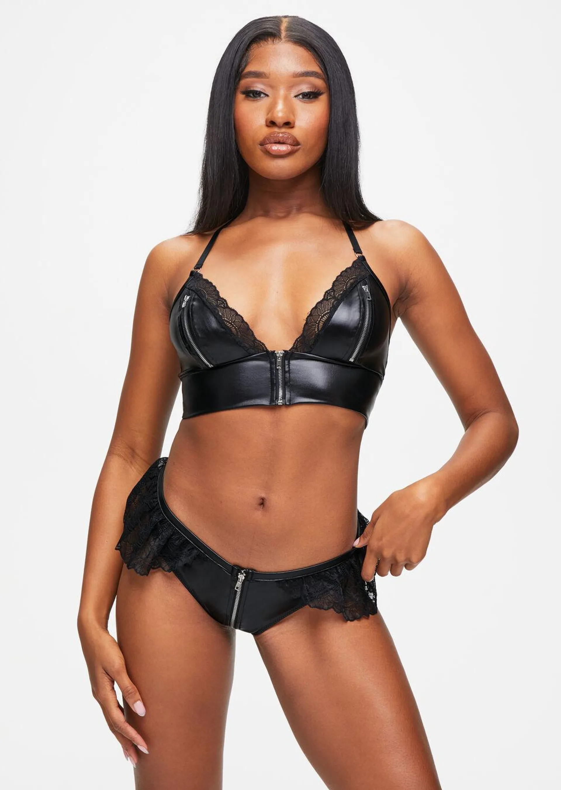 Tyra Crotchless Set