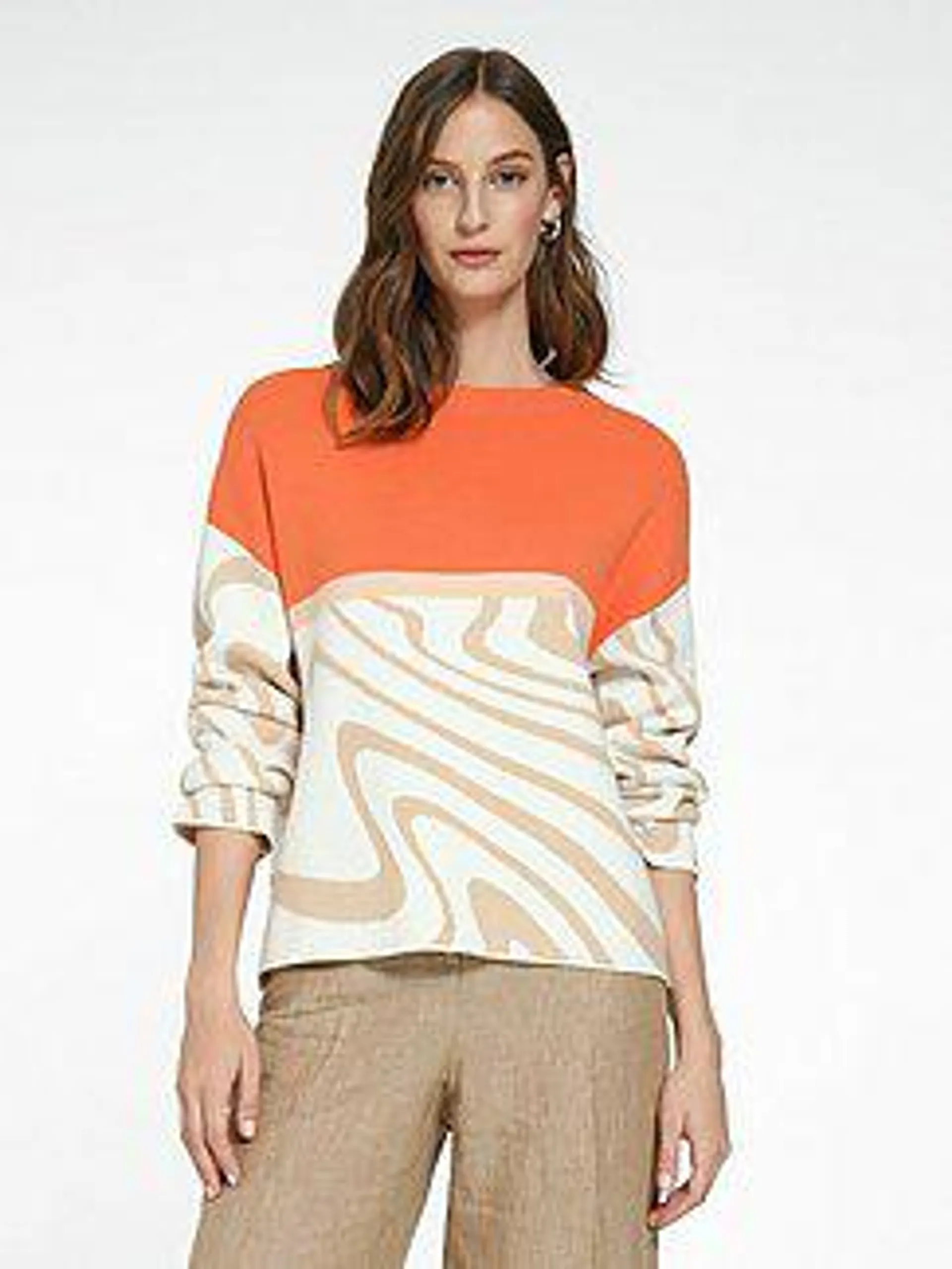 Round neck jumper with long sleeves