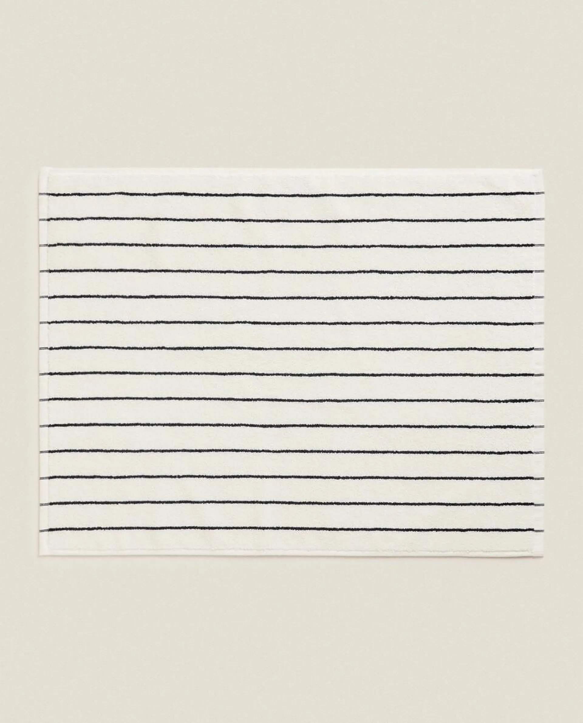 CONTRAST STRIPE BATH MAT