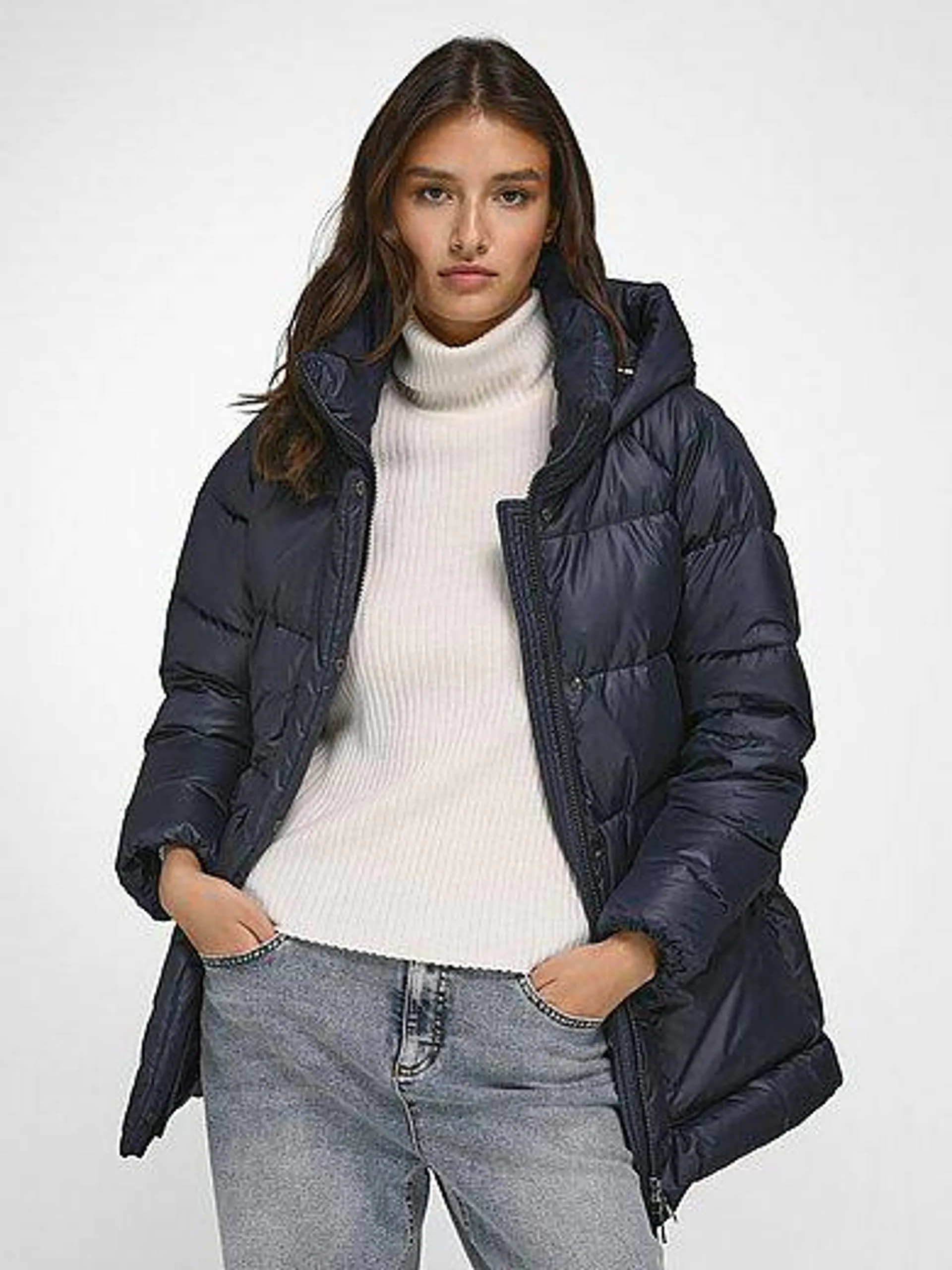 Down quilted jacket with hood