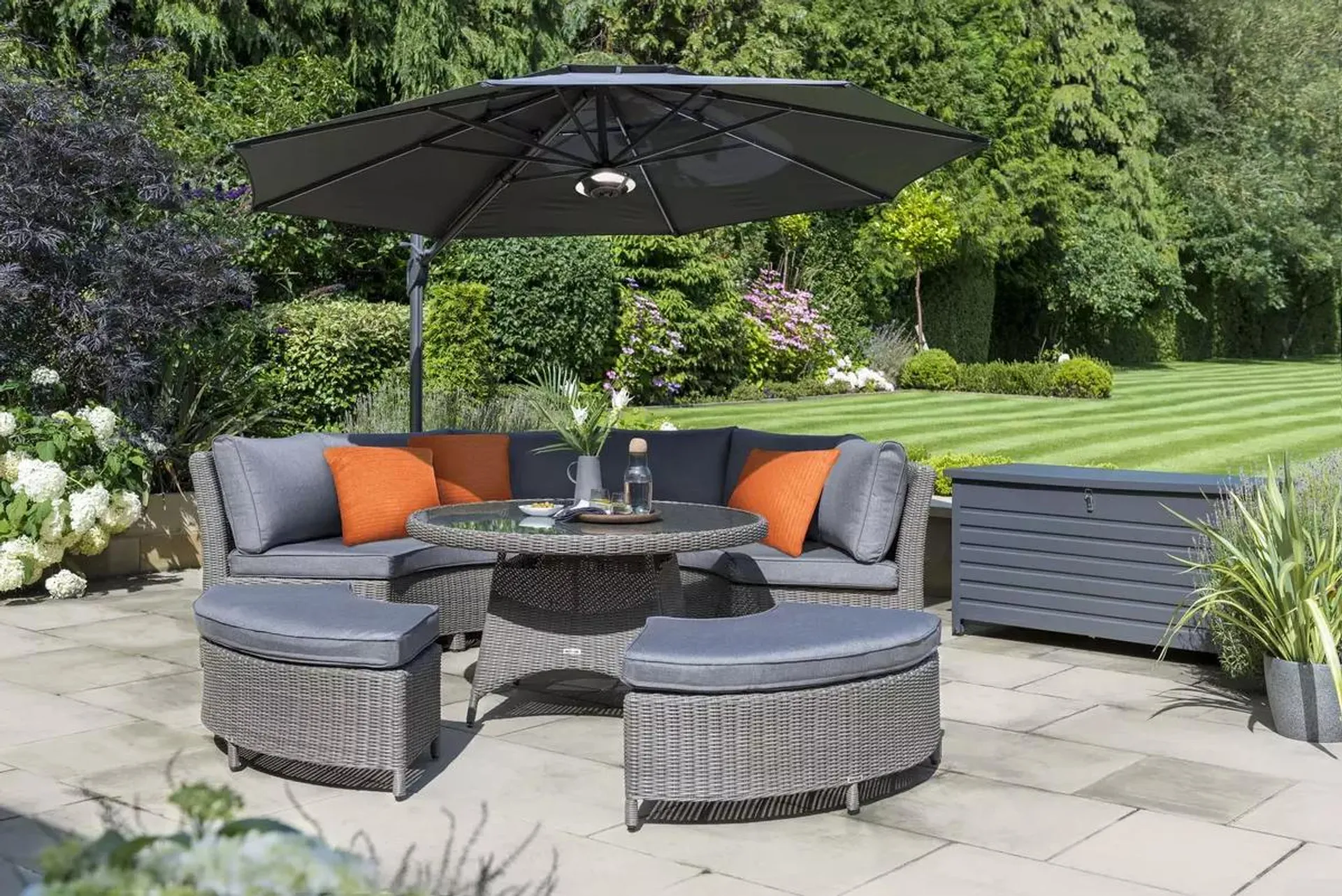 Kettler Round Parasol Including Bluetooth Speaker