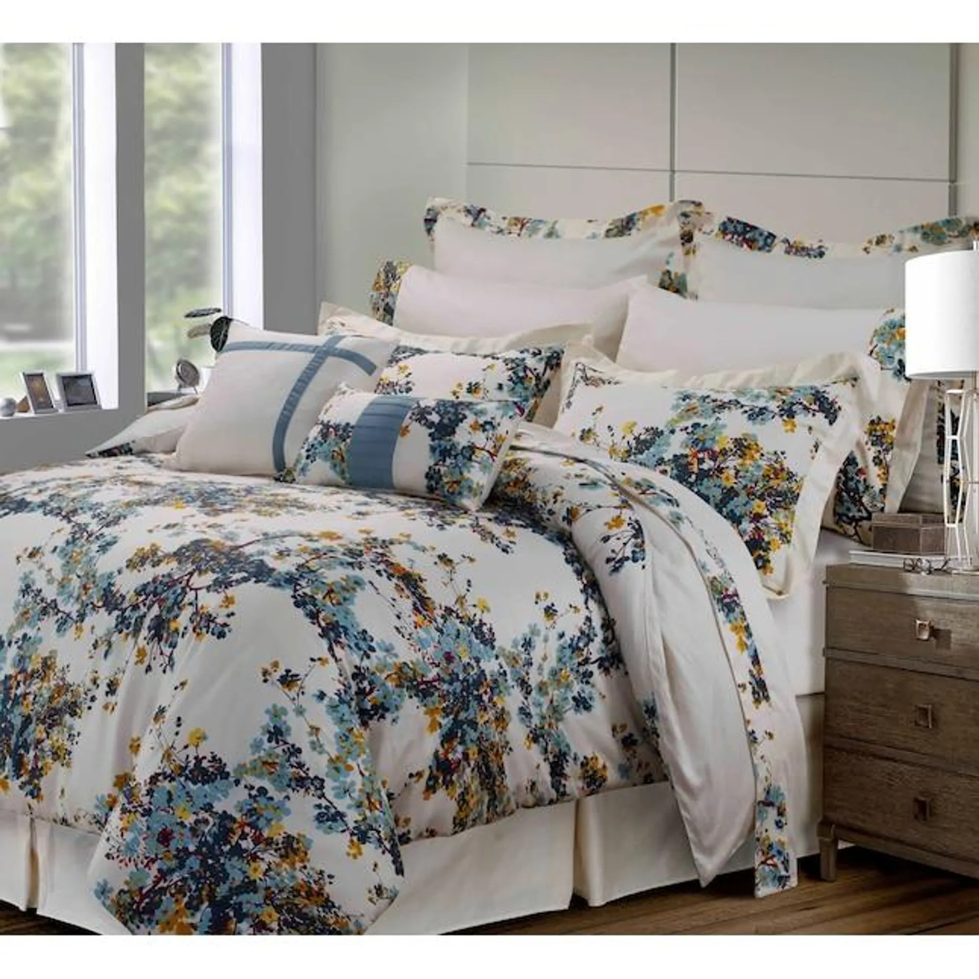 TRIBECA LIVING 12-Pece Bed in a Bag Multicolor Floral King Comforter Cotton with (Fill)