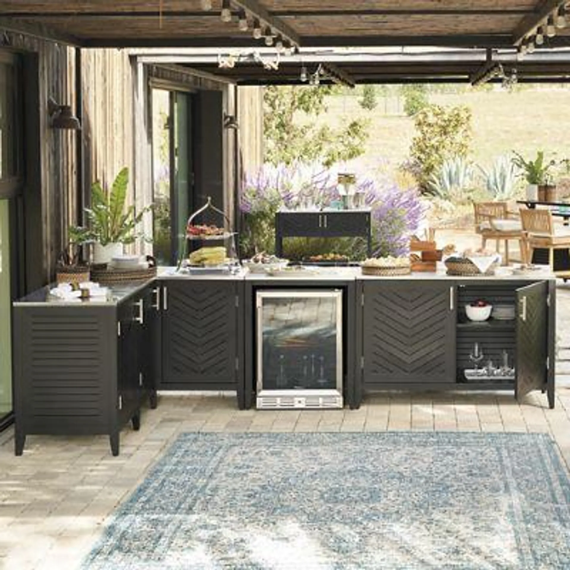 Westport Aluminum Outdoor Kitchen in Jet Black Aluminum