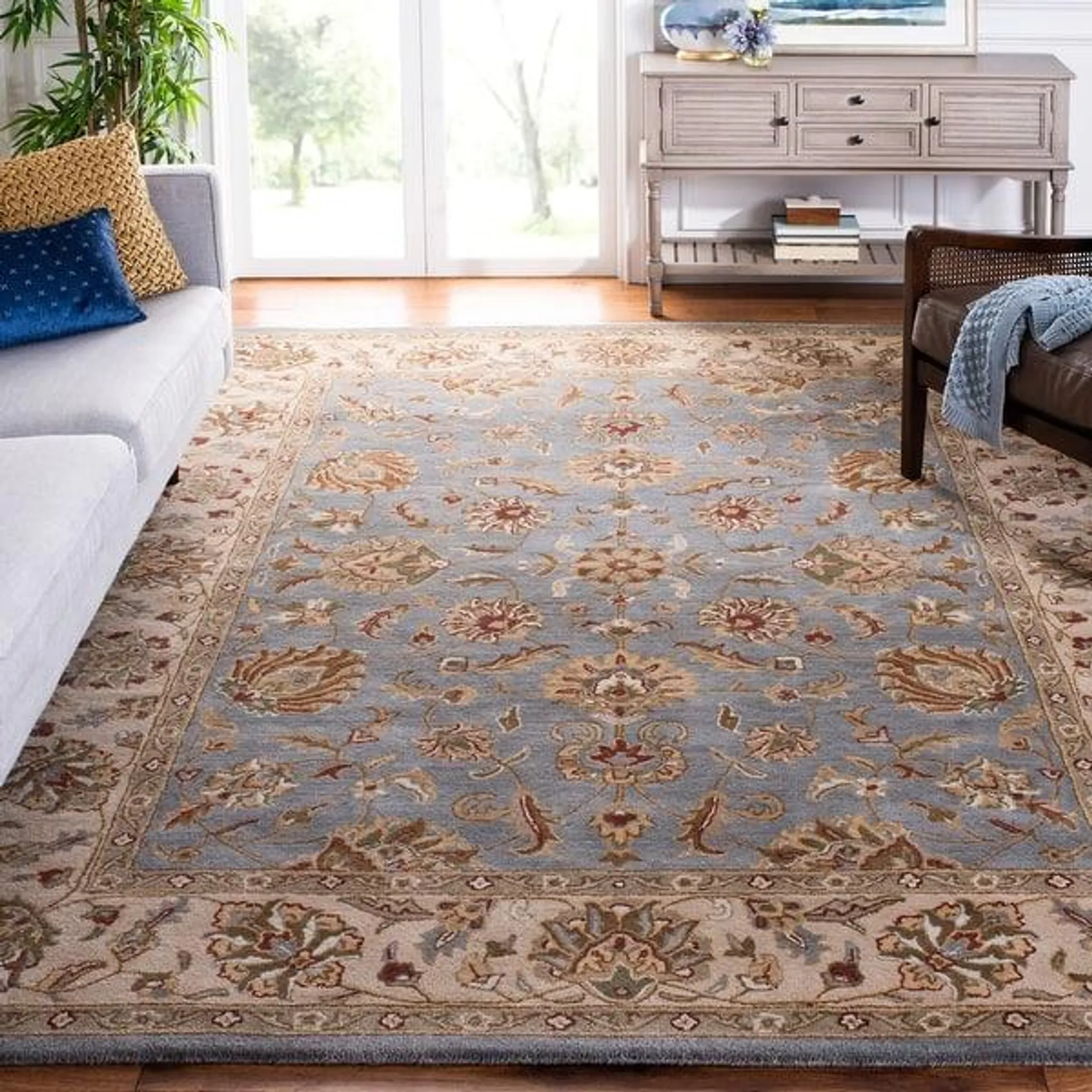 SAFAVIEH Handmade Royalty Karmele Traditional Oriental Wool Rug