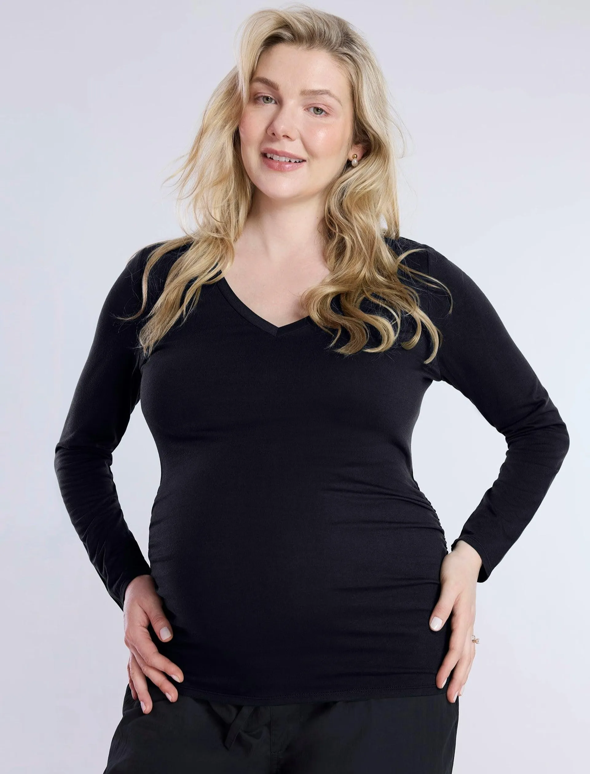 Side Ruched Long Sleeve V-Neck Maternity Tee