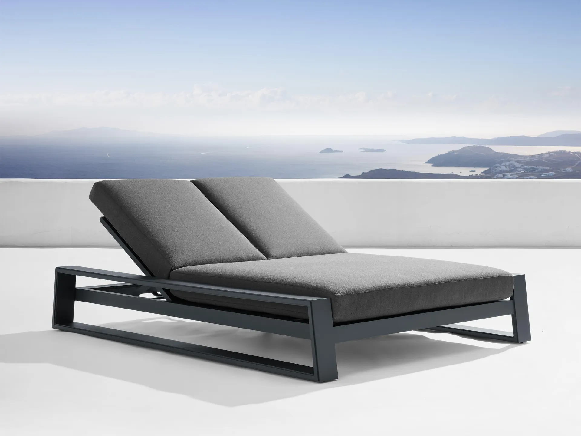 Canyon Outdoor Aluminum Double Chaise in Rosemount Graphite